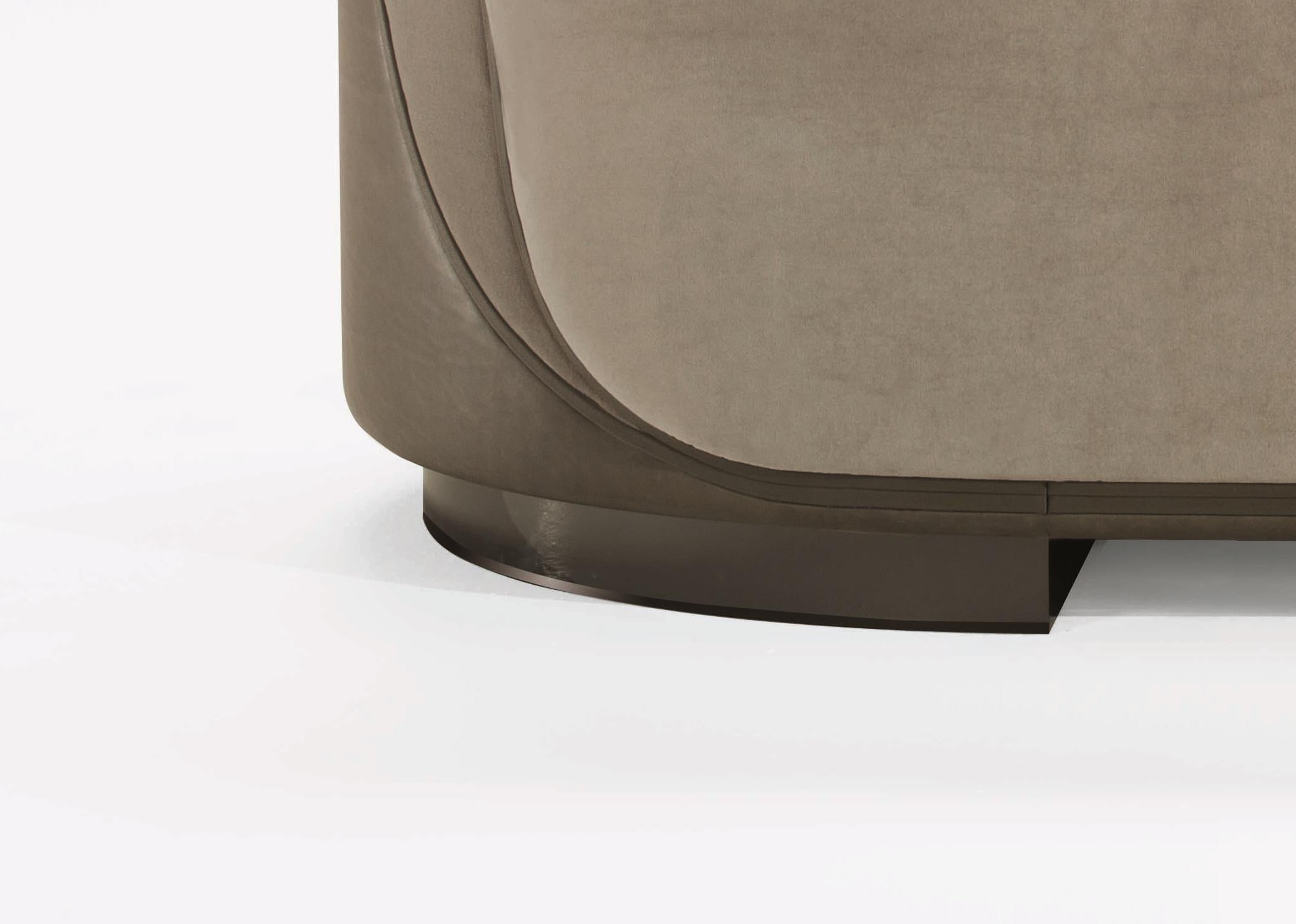 Kos, Orsi, Daniel Kostiuc, K-Sofa, Polished Black Nickel, Beige Fabric & Leather In New Condition For Sale In Cabiate, IT