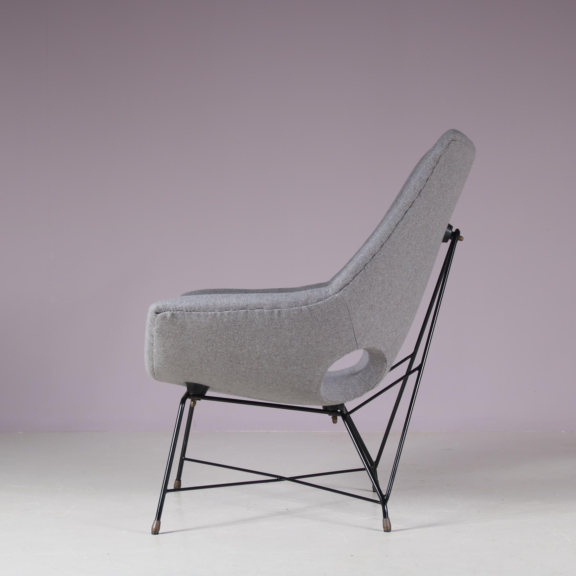 20th Century “Kosmos” Lounge Chair by Augusto Bozzi for Saporiti, Italy 1950 For Sale