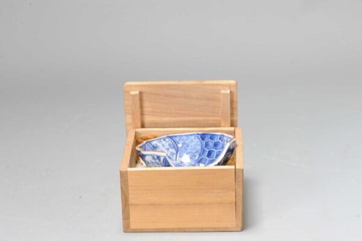 Kosometsuke Coupe ancienne en porcelaine Shonzui de la dynastie chinoise Ming Ming, 17e siècle Bon état - En vente à Amsterdam, Noord Holland