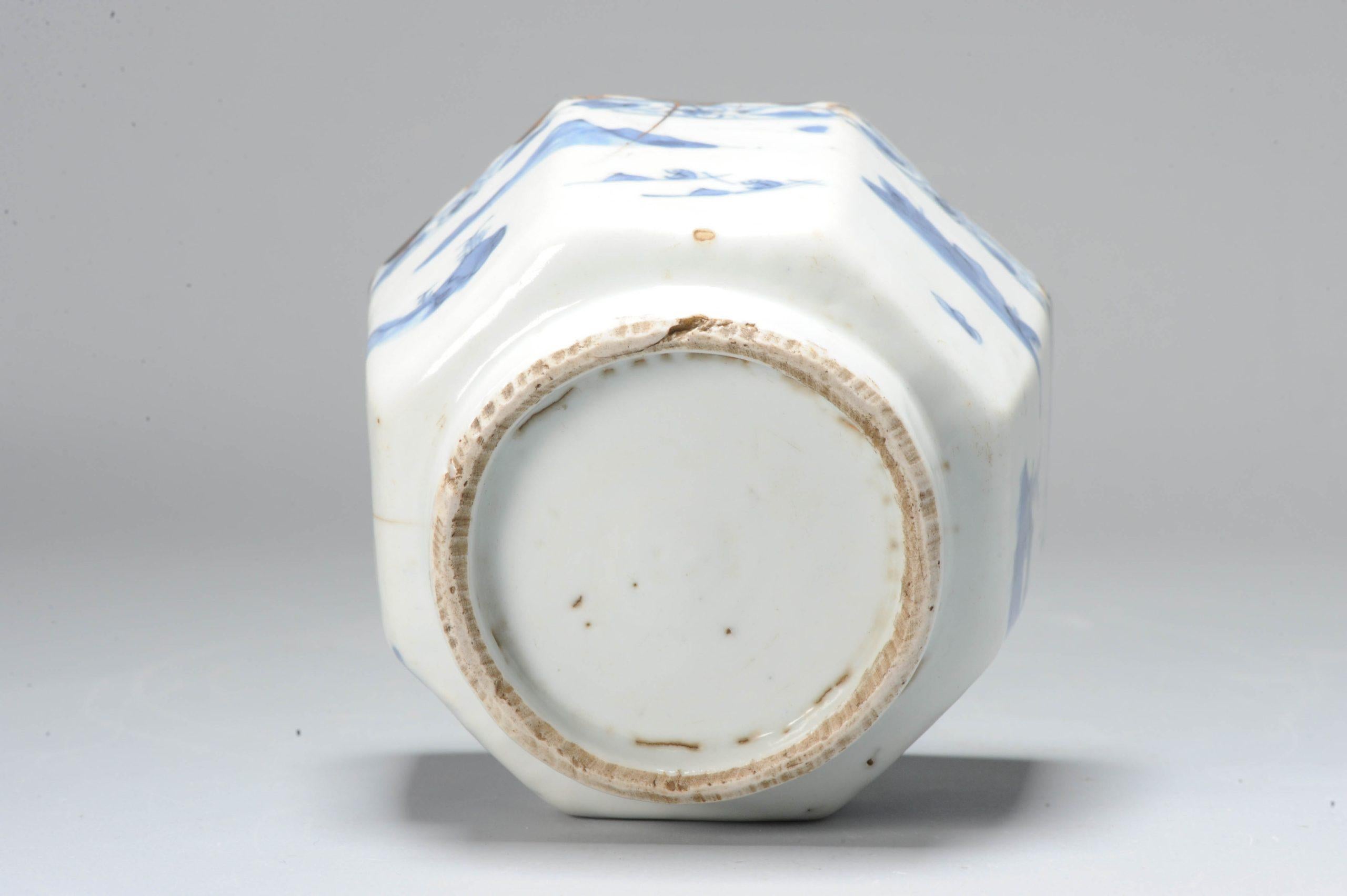 Una vasija/jarra de agua muy bonita para el mercado japonés, Kosometsuke de finales de la dinastía Ming. Escena de paisaje de montaña.

Con caja de almacenamiento a juego.

Más información:
Material: Porcelana y cerámica
Región de origen: