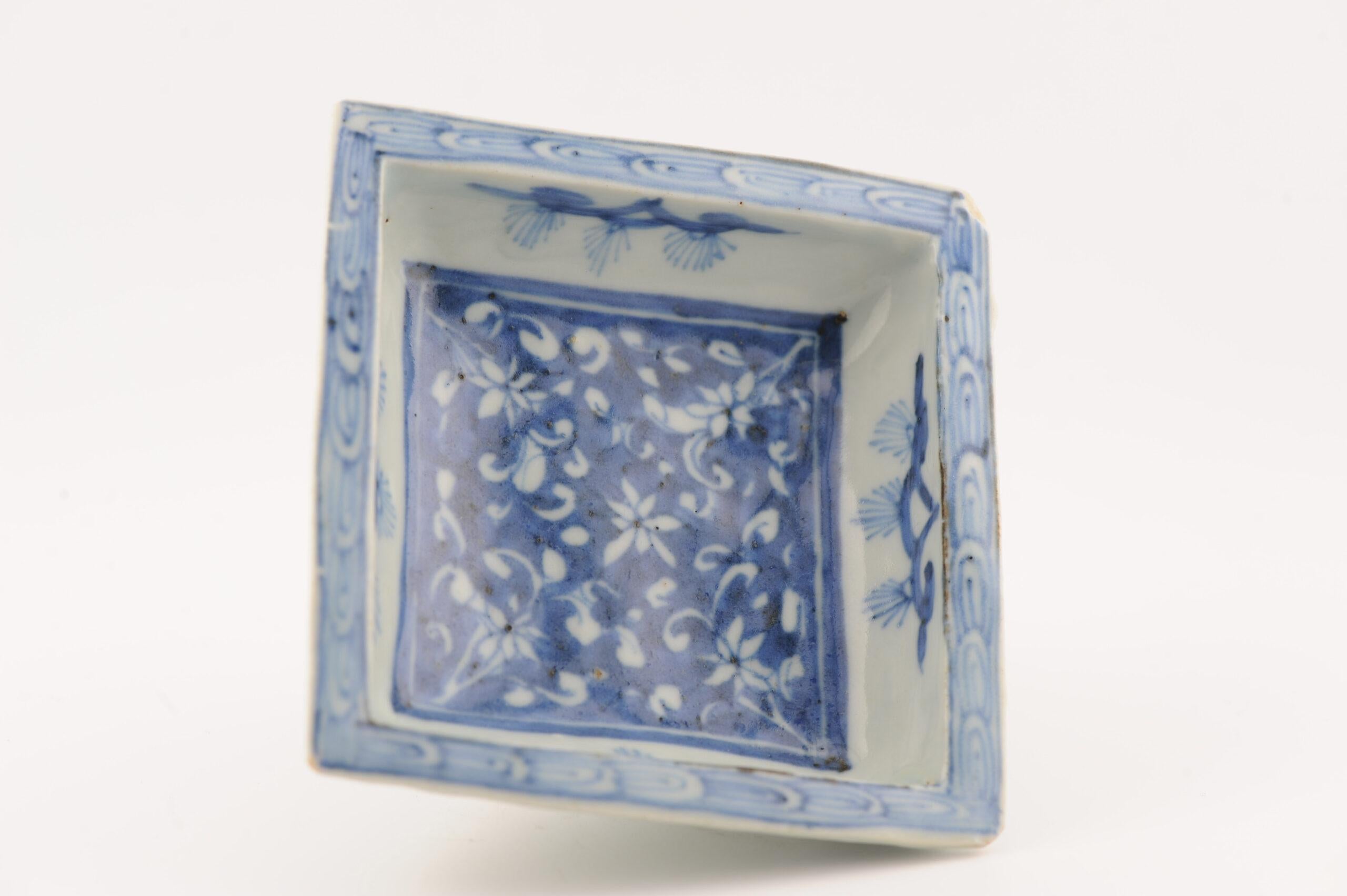 Kosometsuke Antique Chinese Porcelain 17c Ming Dynasty serving dish LOTUS 1