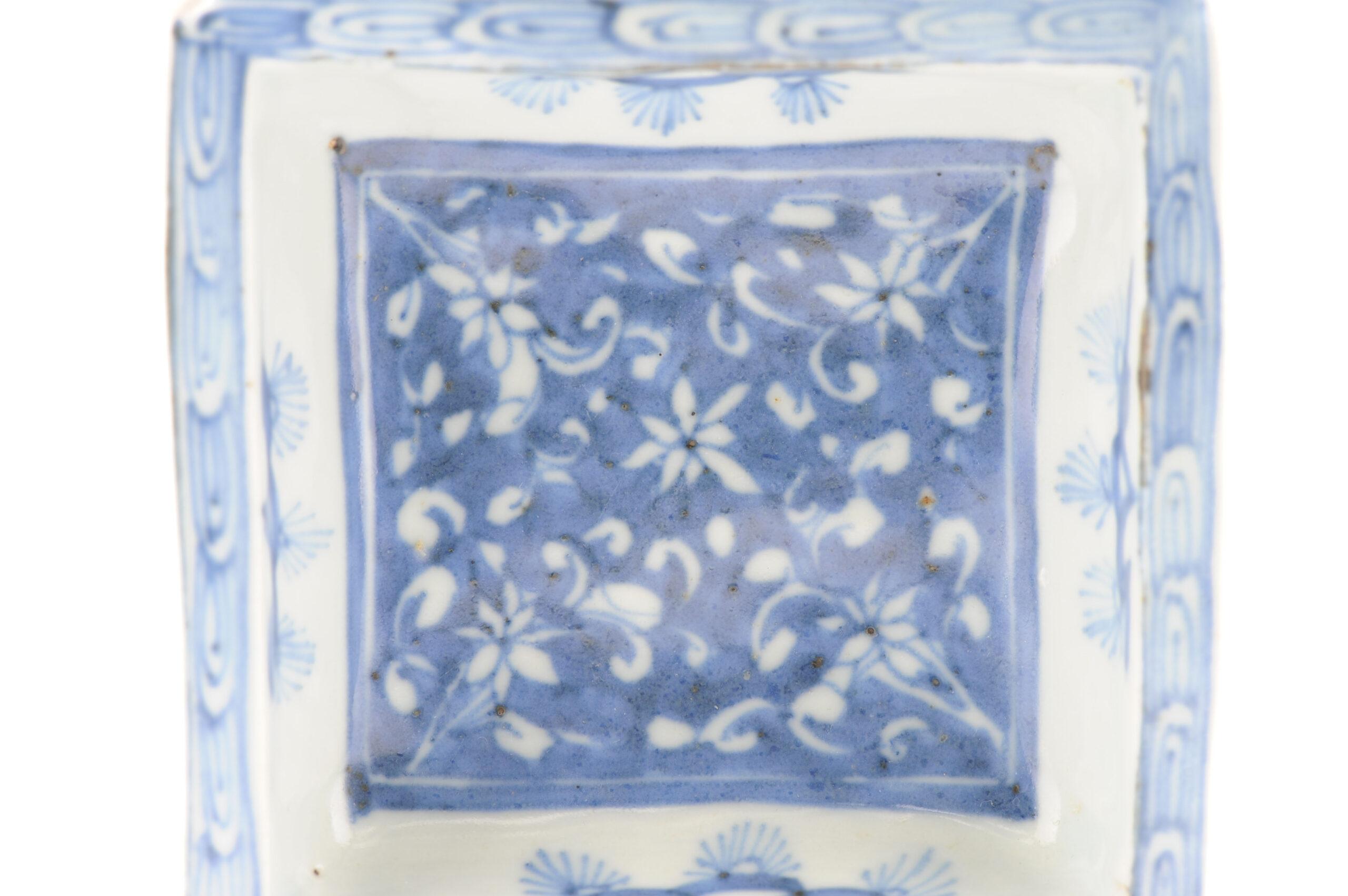 Kosometsuke Antique Chinese Porcelain 17c Ming Dynasty serving dish LOTUS 3