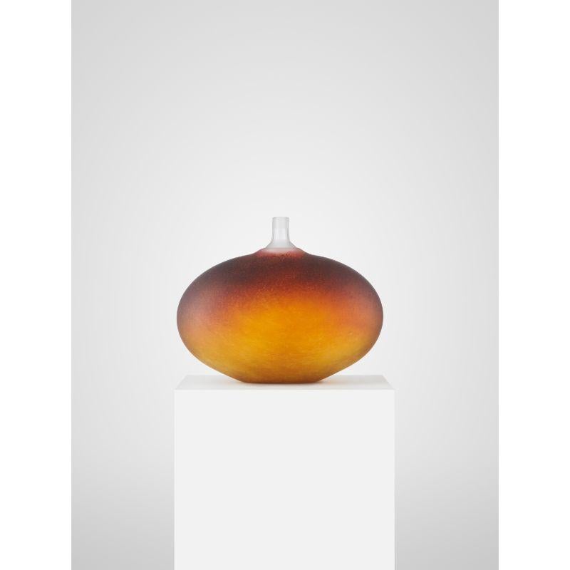 Beans is a creation by the renowned glass artist Bertil Vallien as an homage to the icon of Swedish glass design, Ingeborg Lundin. The collection is inspired by her well-known glass object – the Apple, designed in the 50s. Beans is handmade at Kosta