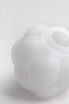 Kosta Boda Berry Tales White Frosted