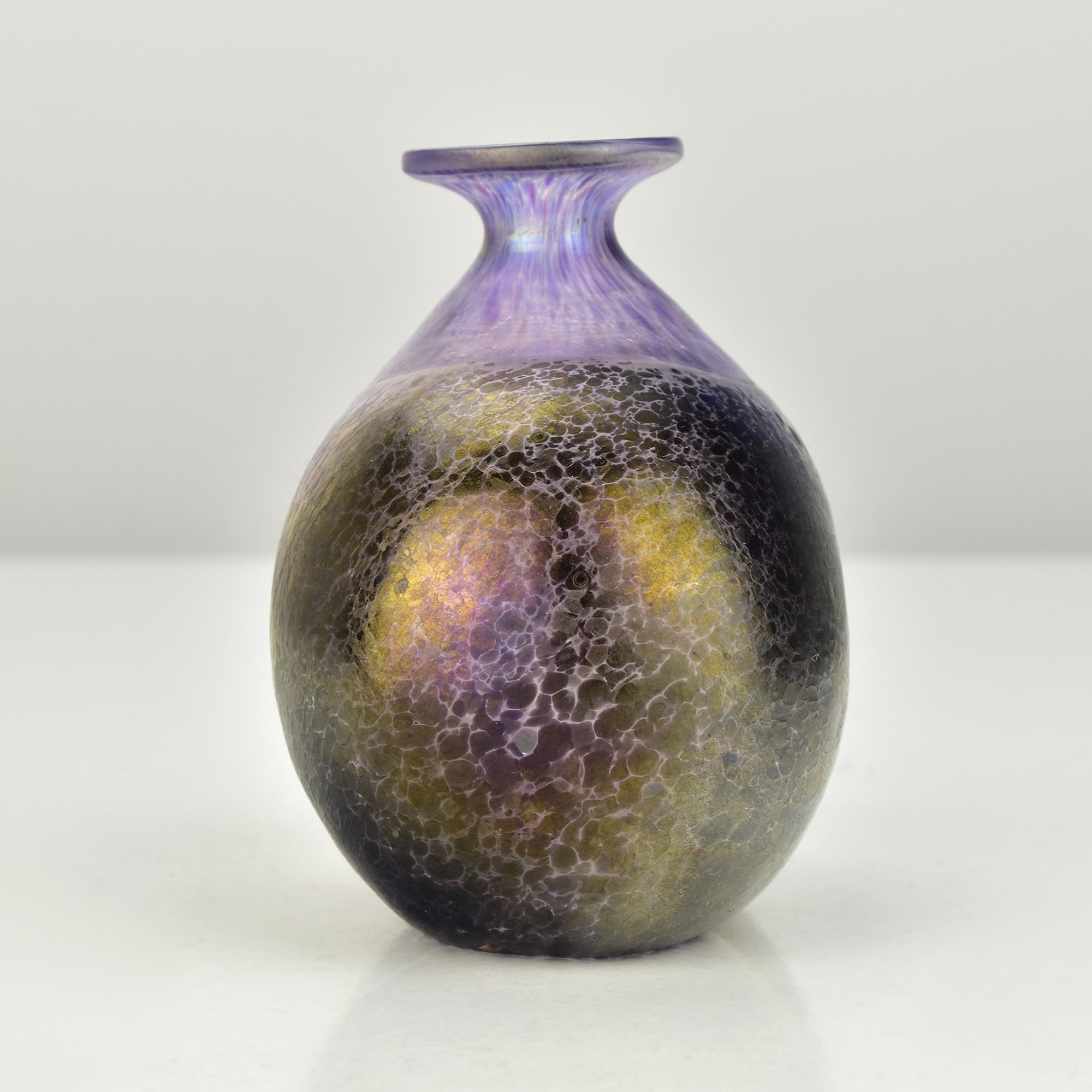 Hand-Crafted Kosta Boda Bertil Vallien Volcano Series Mini Object Vase, Double Bubble 48136 For Sale