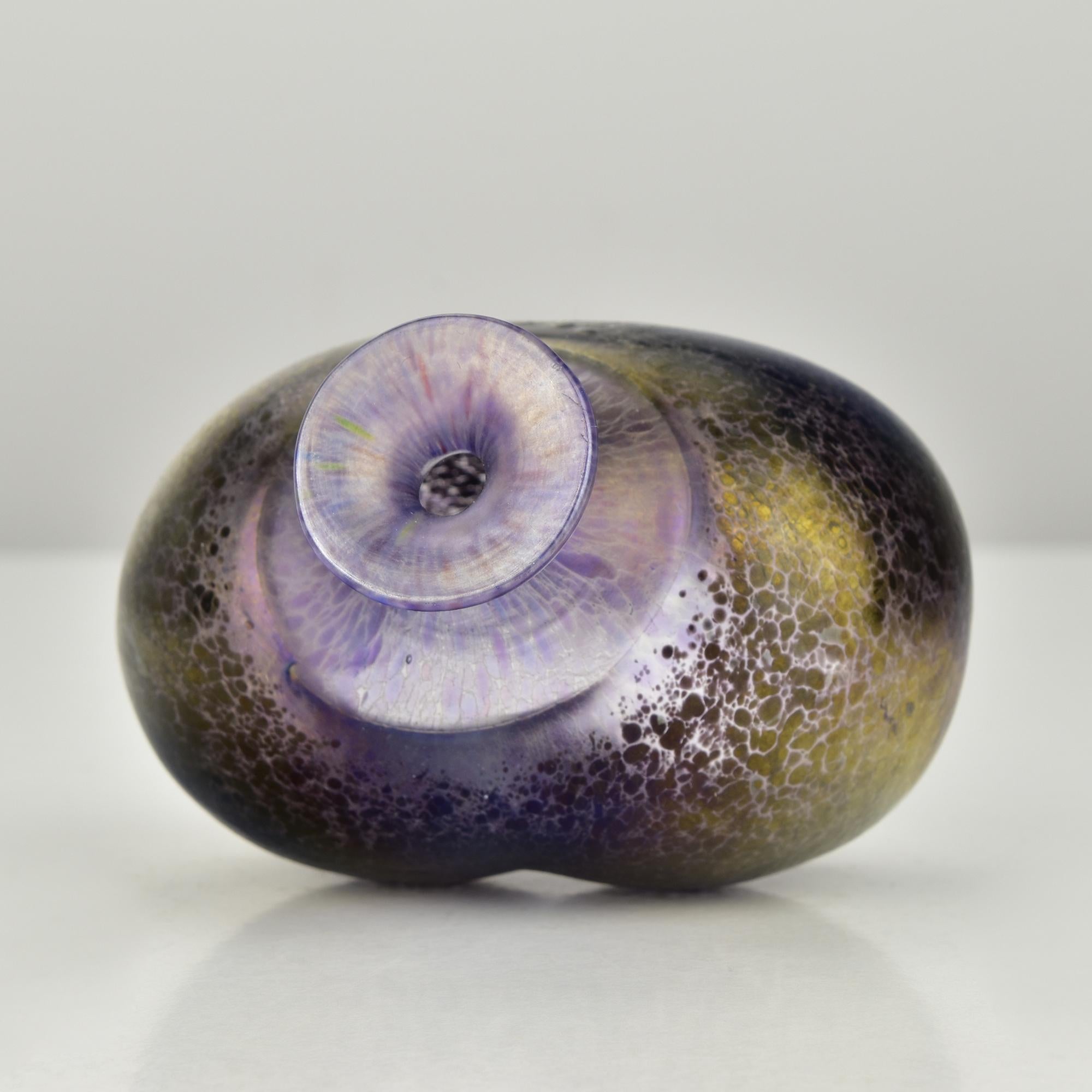 Kosta Boda Bertil Vallien Volcano Series Mini Object Vase, Double Bubble 48136 In Good Condition For Sale In Bad Säckingen, DE