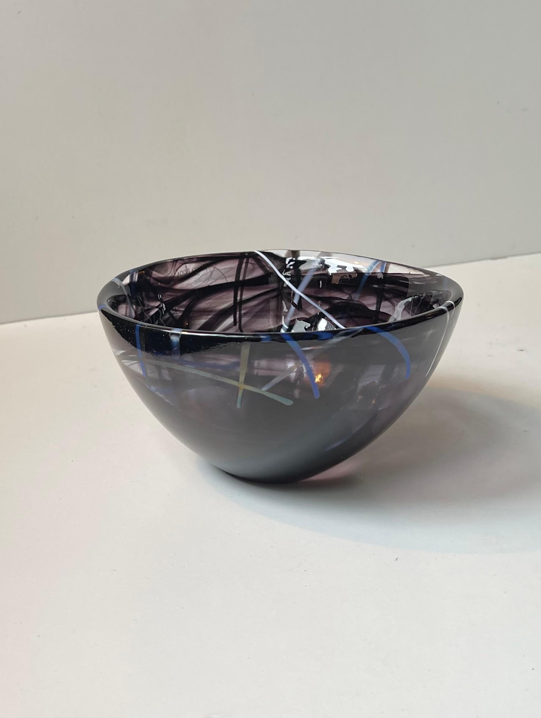 Kosta Boda Schale aus kontrastierendem Kunstglas von Anna Ehrner im Zustand „Gut“ im Angebot in Esbjerg, DK