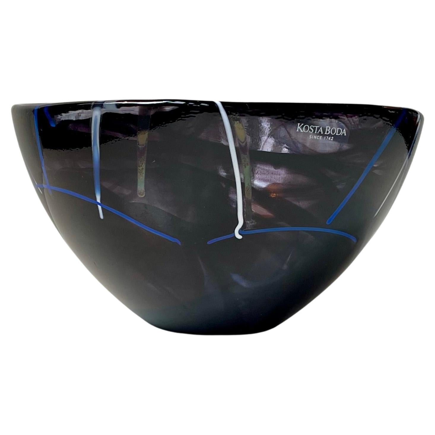 Kosta Boda Schale aus kontrastierendem Kunstglas von Anna Ehrner im Angebot