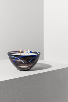 Candela Kosta Boda a contrasto nero e rosa scuro