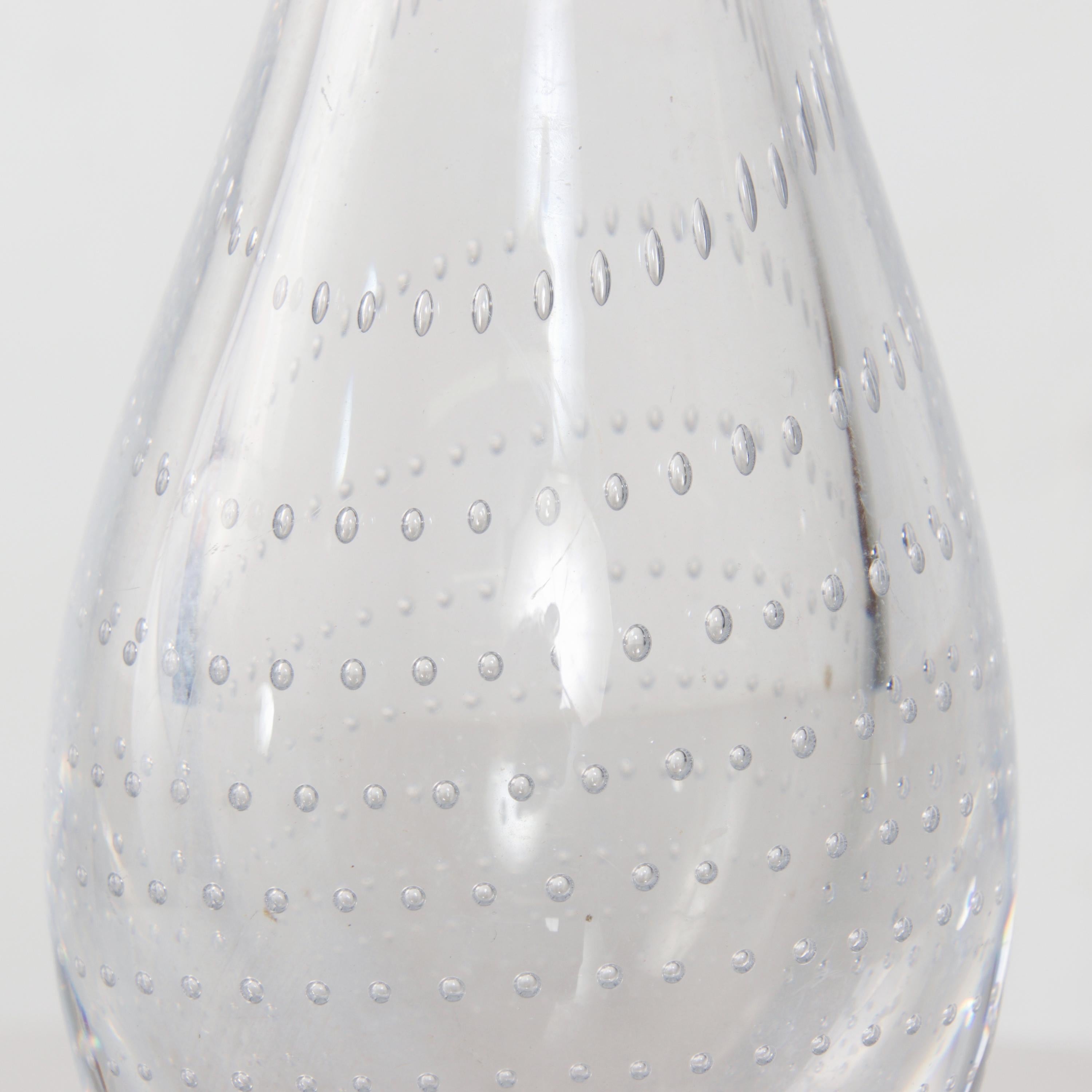 Mid-Century Modern Kosta Boda Vase Art Glass Controlled Bubble Vicke Lindstrand Suède, années 1960 en vente