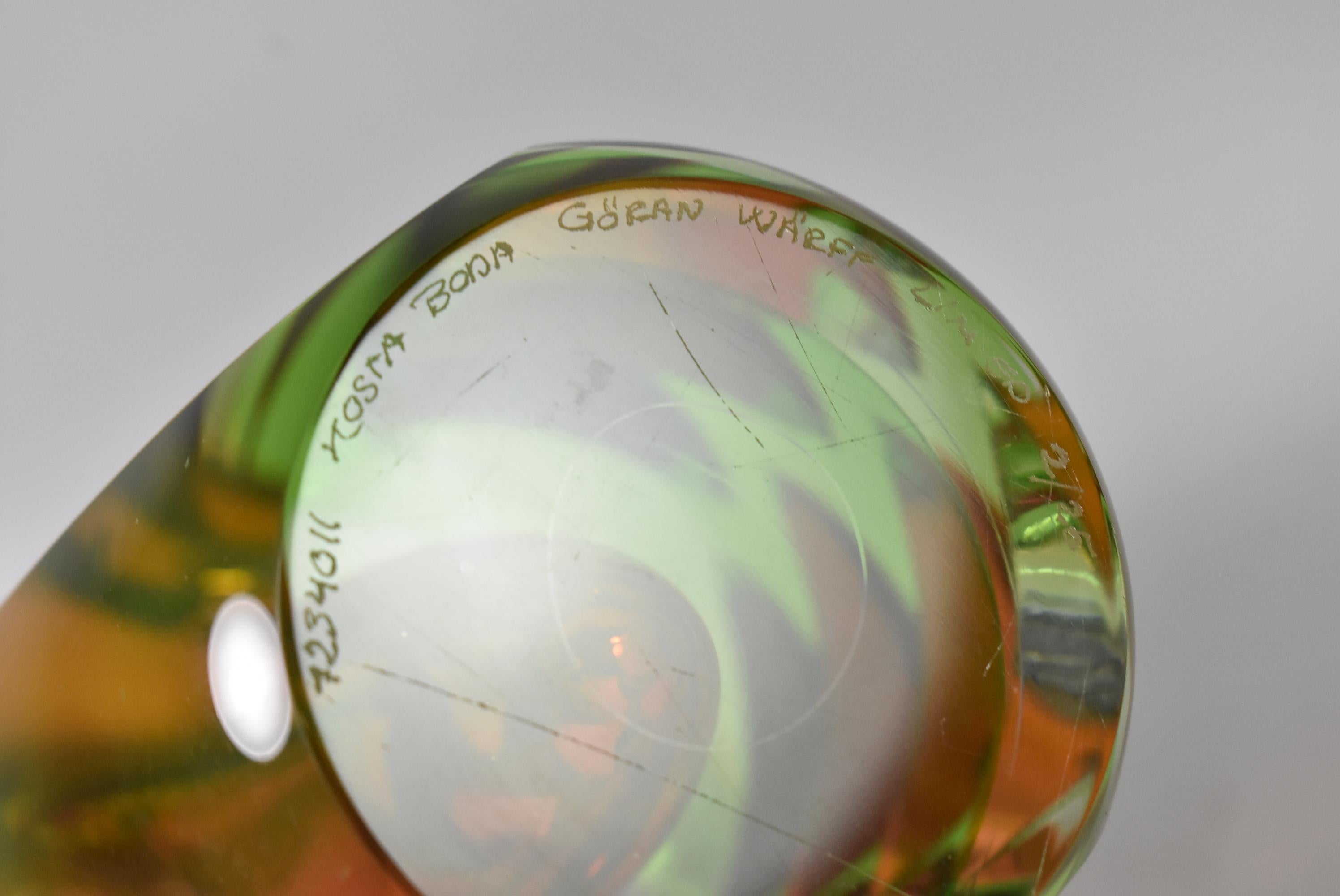 Vetro artistico Vaso in vetro artistico di Kosta Boda Goran Warff, altezza 10 in vendita