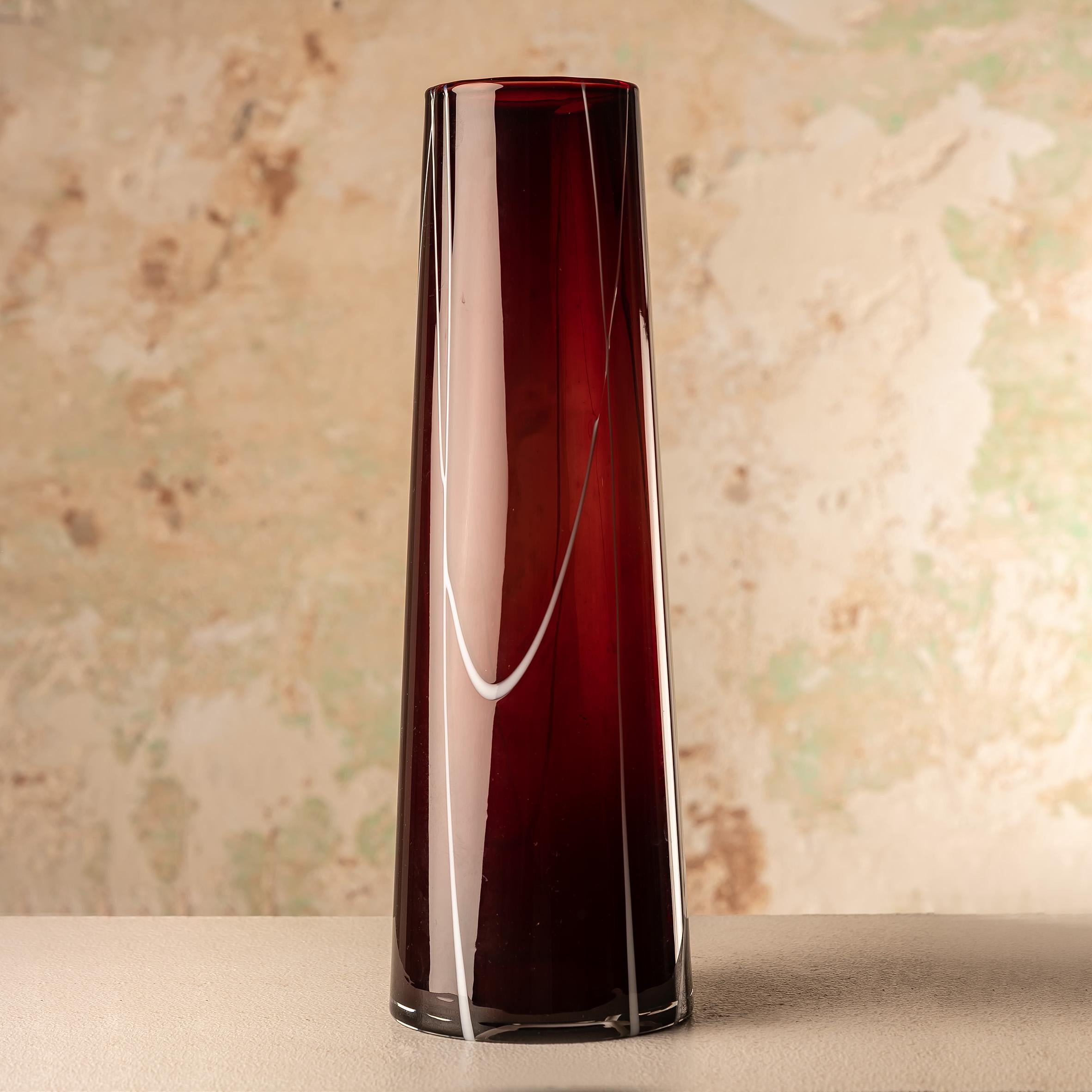 Kosta Boda Granate Glass Vase by Anna Ehrner with White Thread Decorations For Sale 2