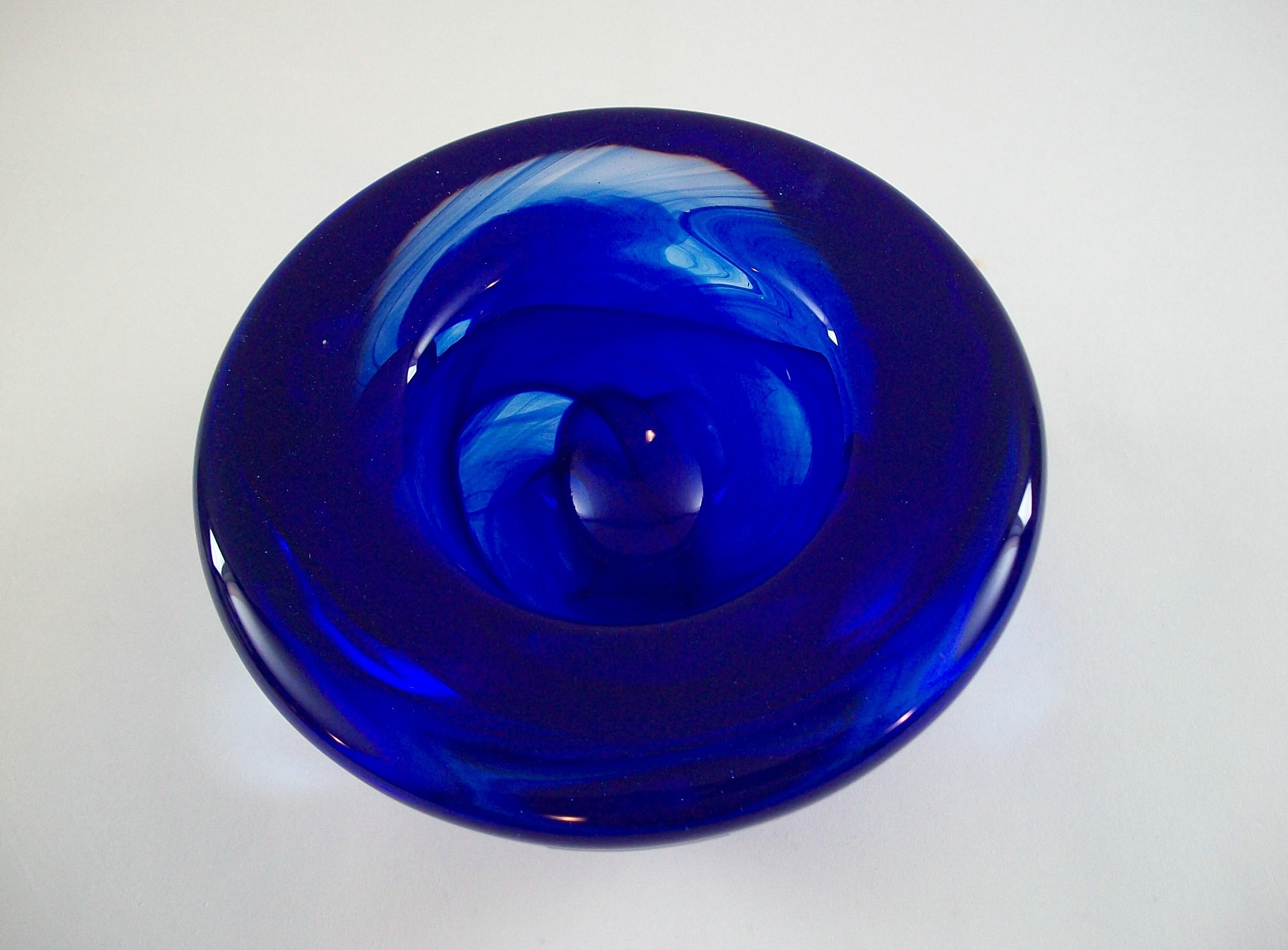 Polished KOSTA BODA - Mid Century Art Glass Bowl - Sweden - Circa 1980's For Sale