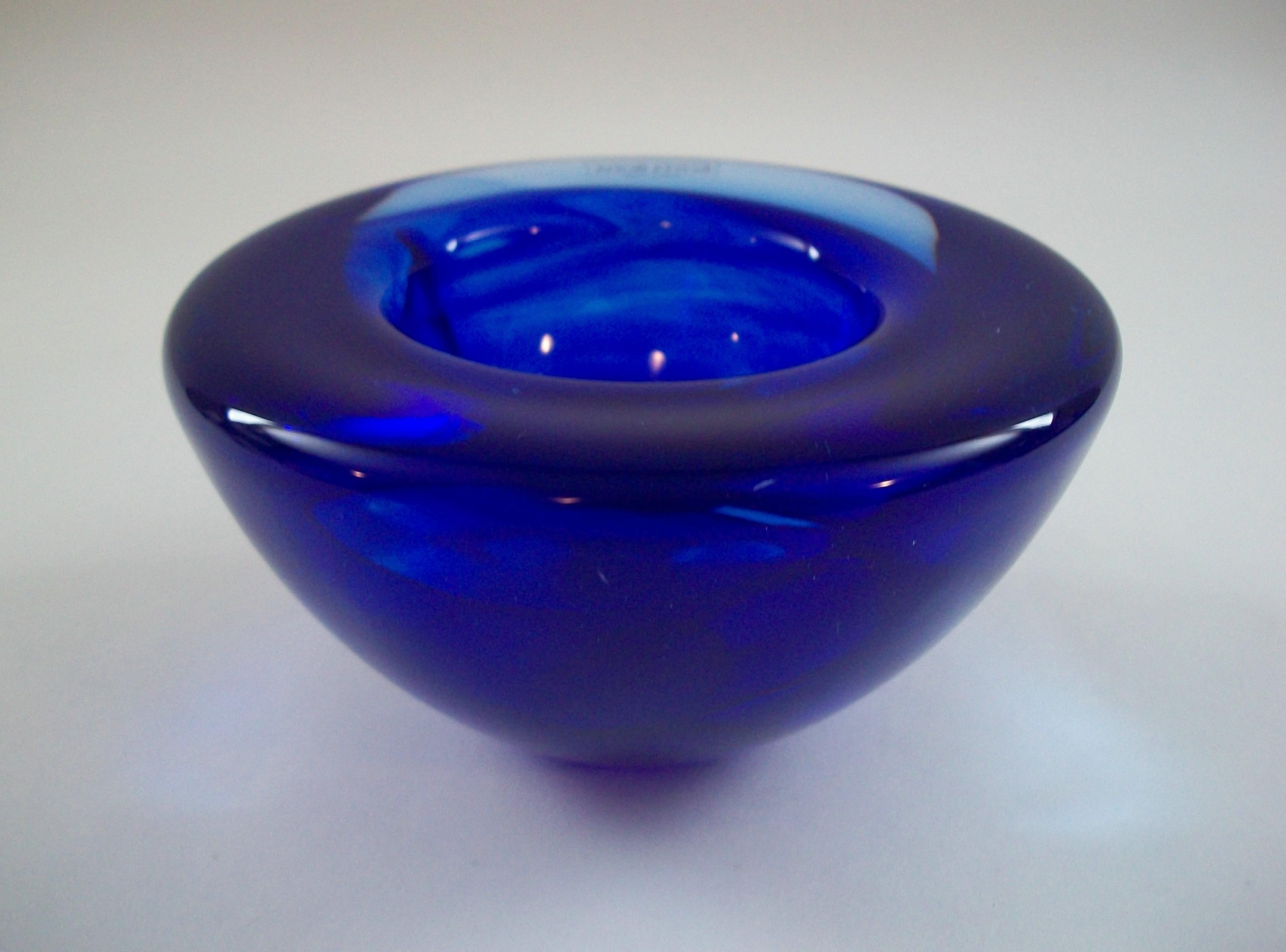 KOSTA BODA - Mid Century Art Glass Bowl - Sweden - Circa 1980's For Sale 1