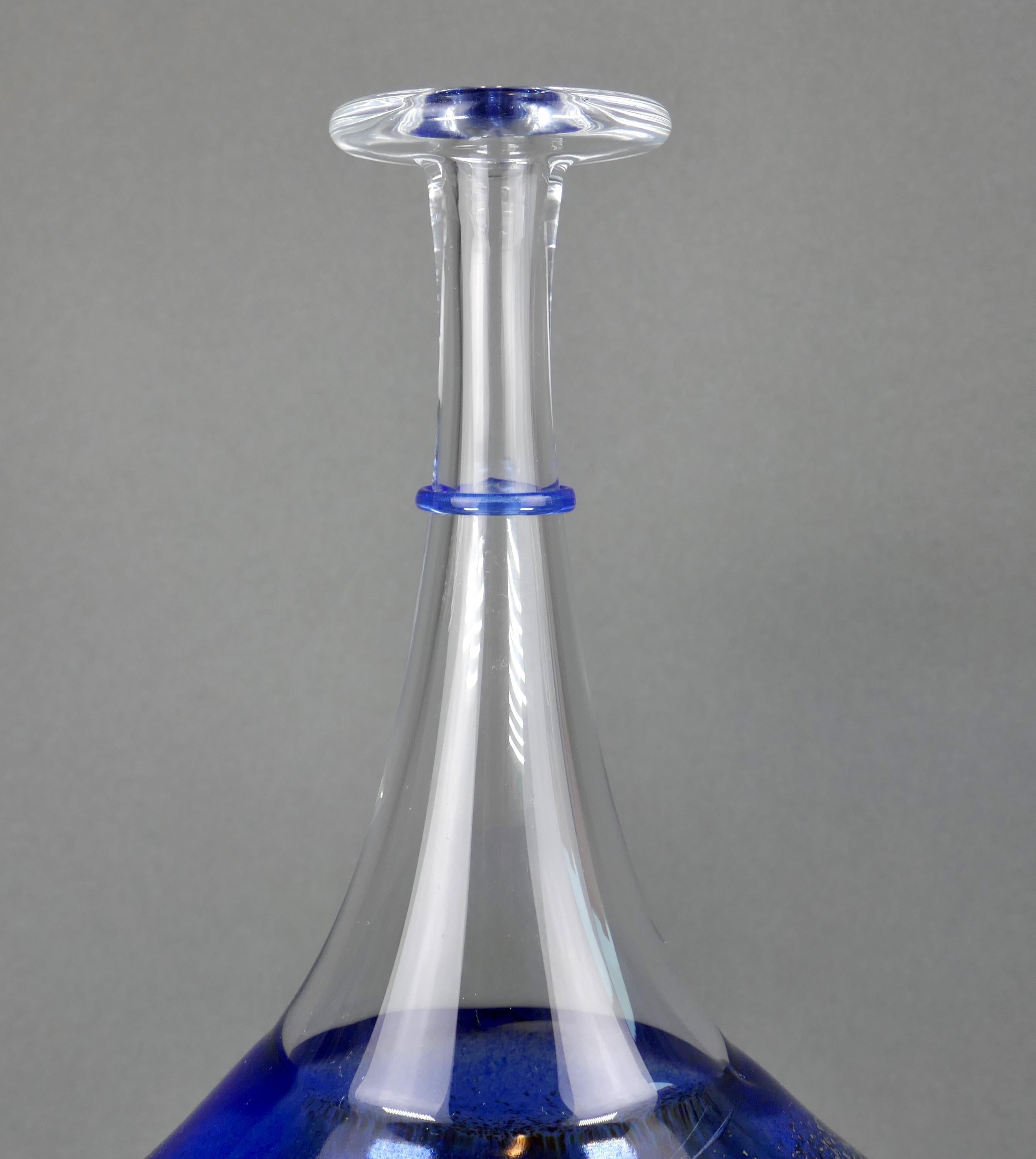 Mid-Century moderno Vaso a fiasco in vetro artistico Kosta Boda 