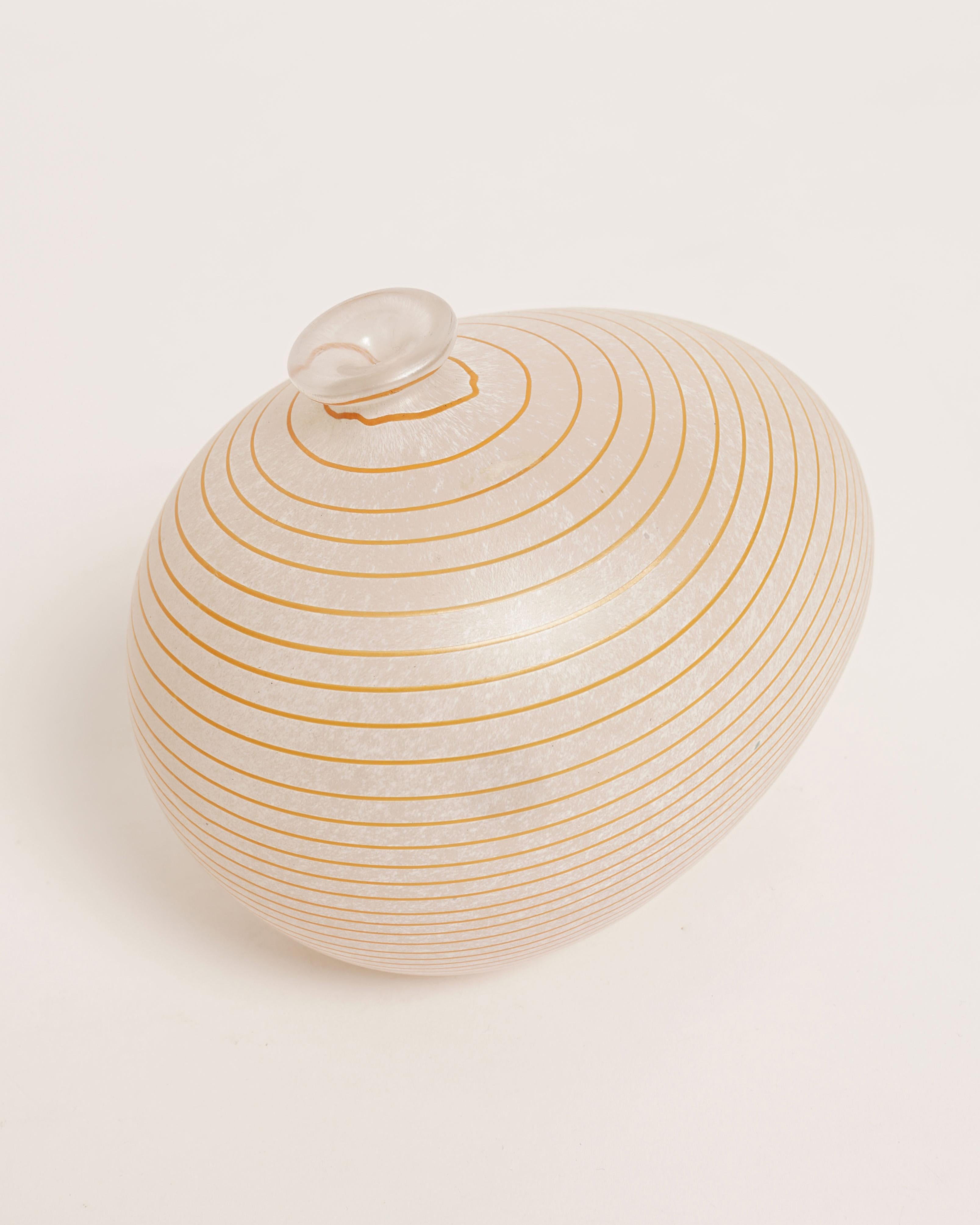 Kosta Boda
 'Soliflore' Vase, c. 1970
Execution: Blown glass, cream and orange.
Signed: Boda and numbered. (picture 4)
H : 14 cm (5.5