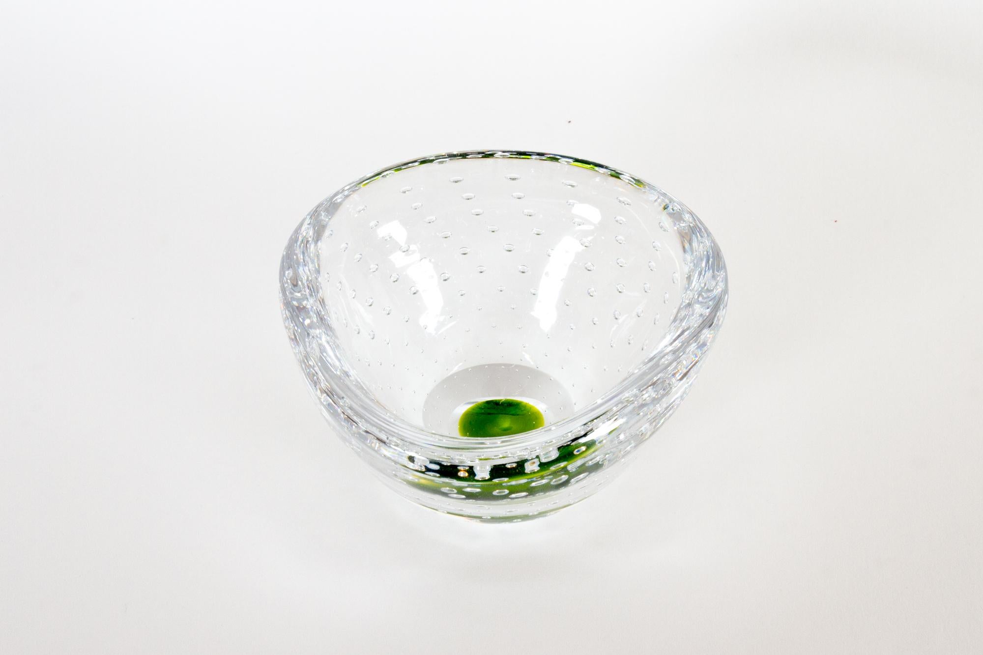 Kosta Glass Bowl by Vicke Lindstrand, 1950s For Sale 3