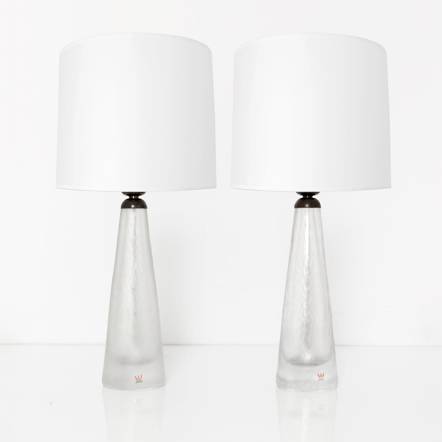 Scandinavian Modern Kosta, Signed Pair of Swedish Etched Glass Lamp with Patinated Hardware For Sale