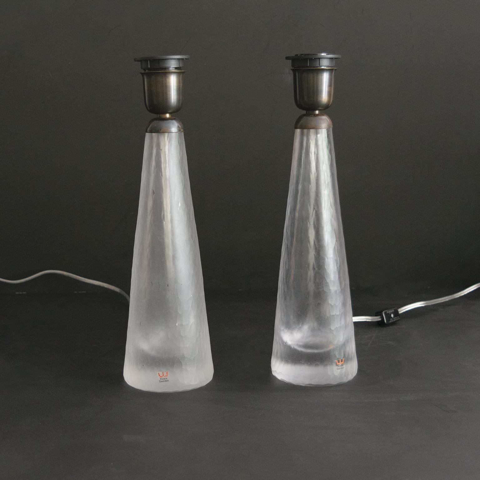 20th Century Kosta, Signed Pair of Swedish Etched Glass Lamp with Patinated Hardware For Sale