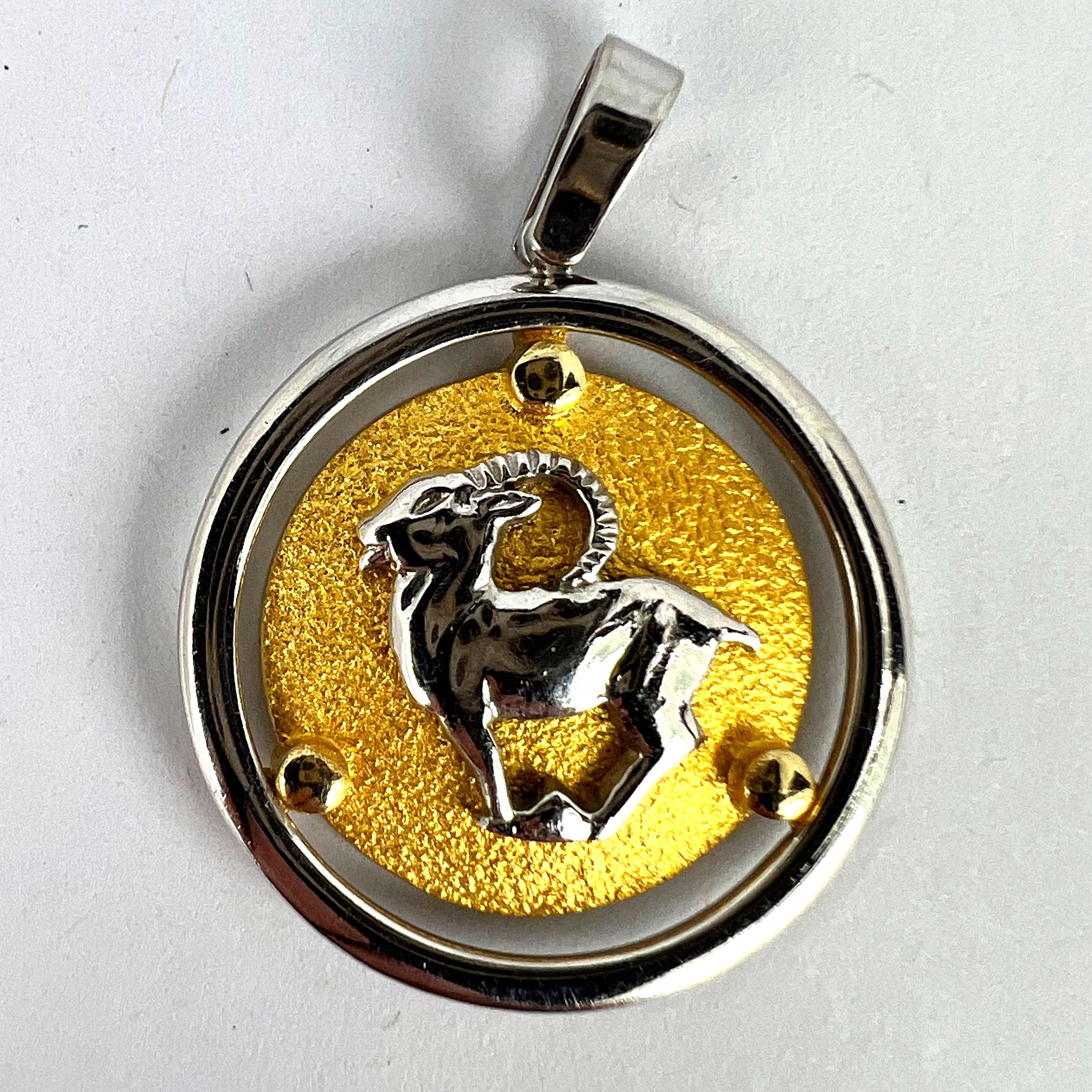 Pendentif à breloques Capricorne en or jaune blanc 14K en vente 7