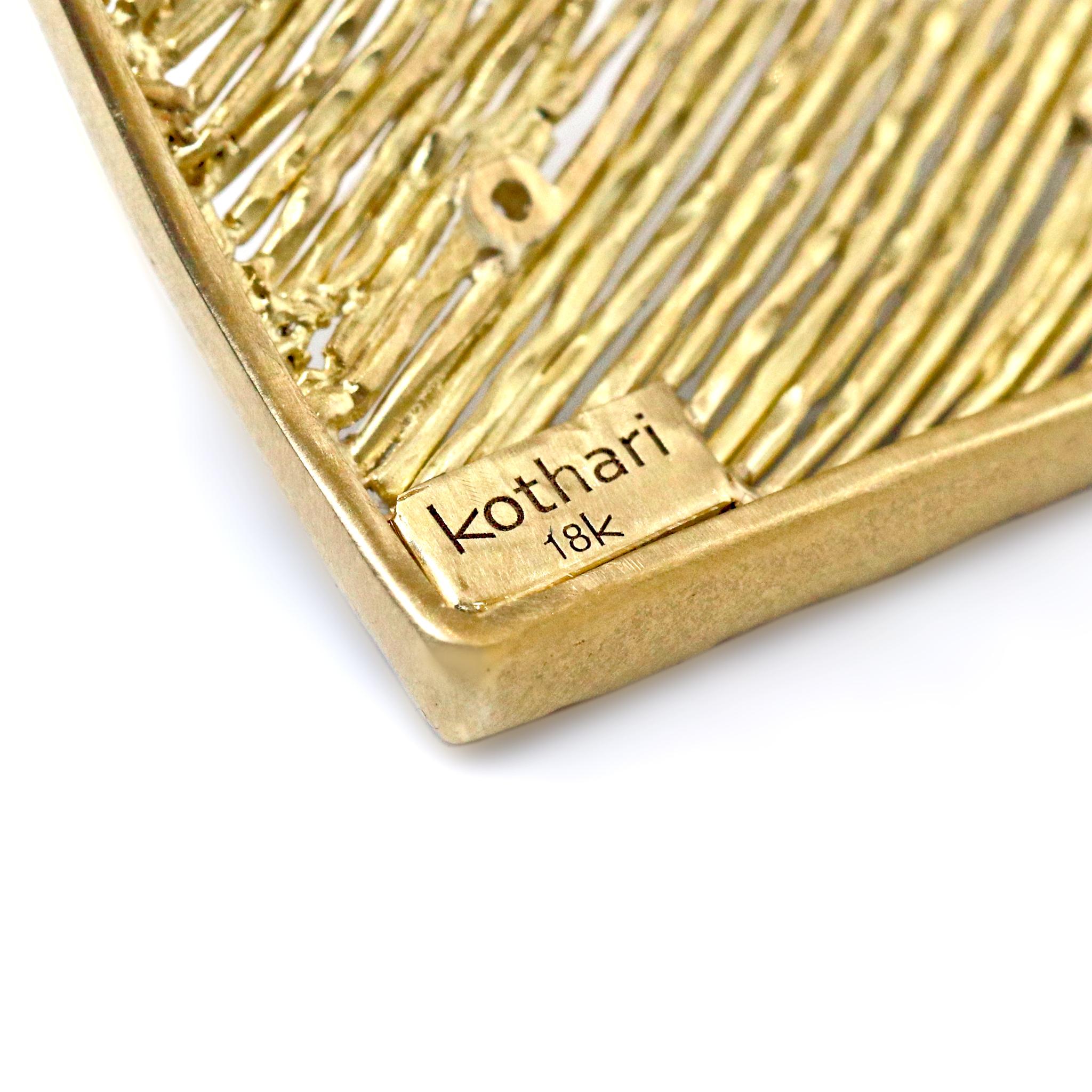Kothari Einzigartiges Manschettenarmband aus Gold mit Brillanten und weißen Diamanten im Rosenschliff (Rundschliff) im Angebot