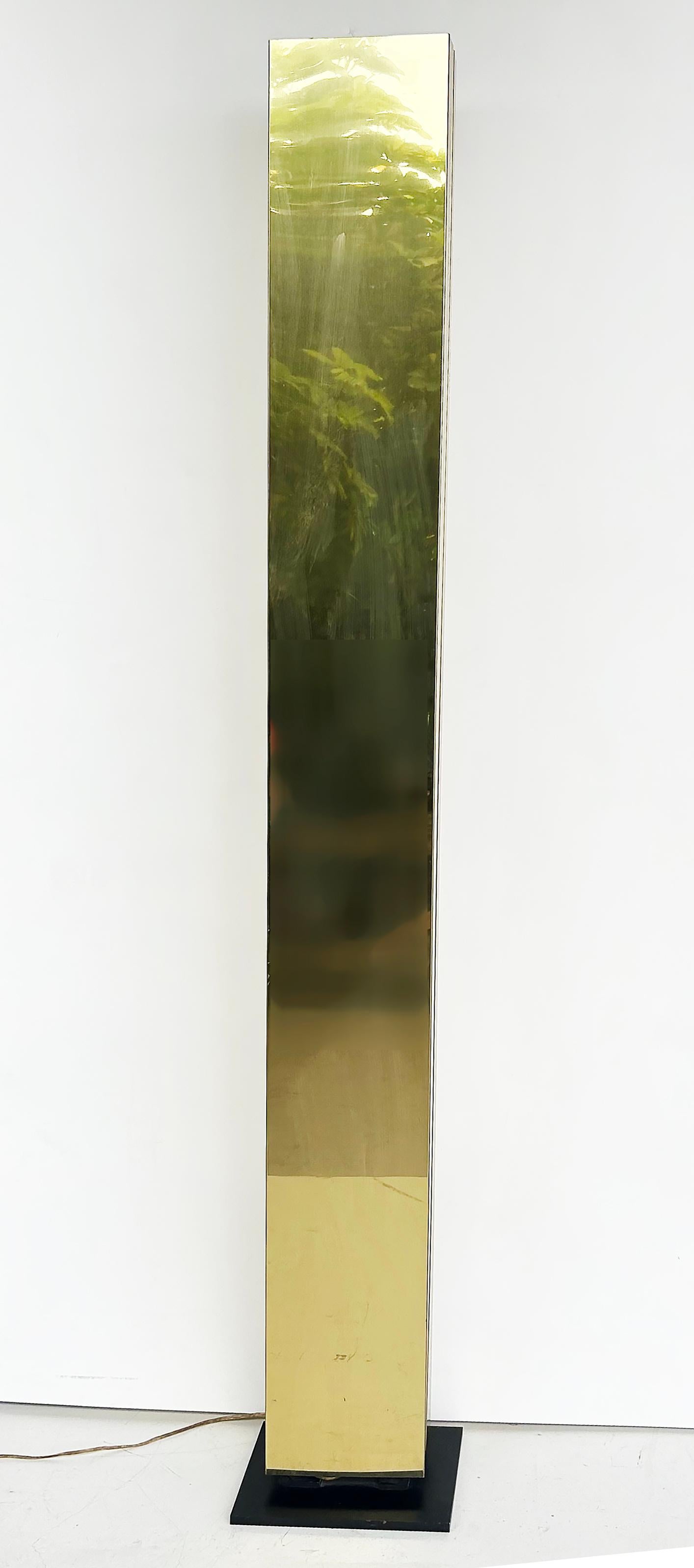 Lámpara de pie Kovacs Modernista Casella Monolith Torchiere de latón, años 80 Metal en venta