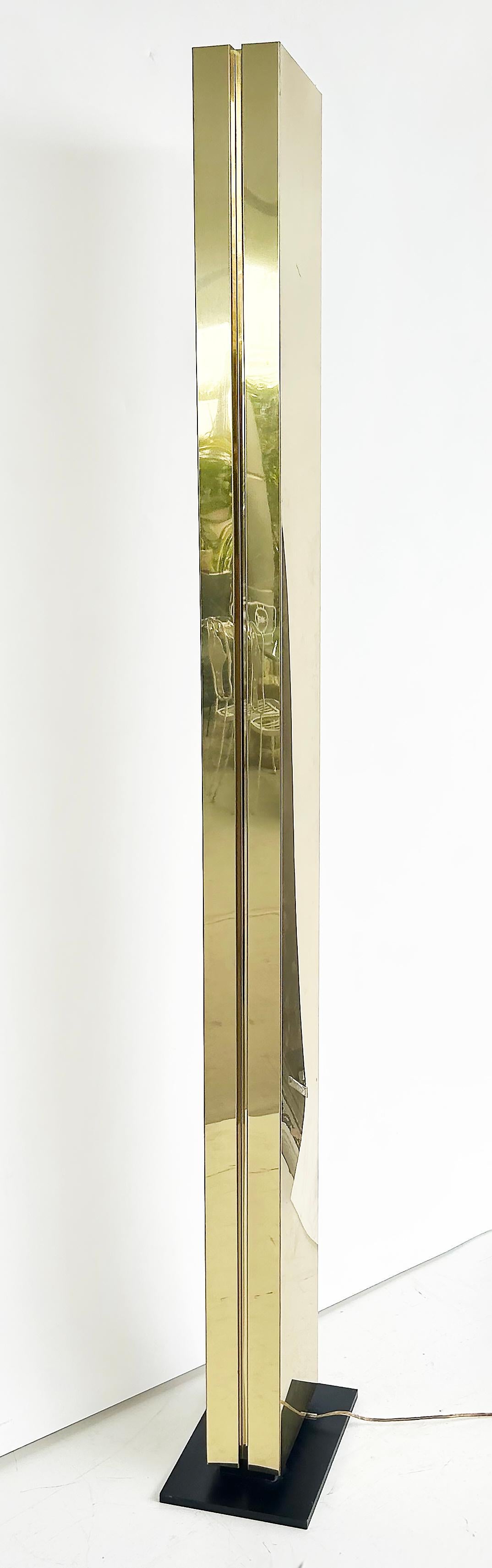 Lámpara de pie Kovacs Modernista Casella Monolith Torchiere de latón, años 80 en venta 3