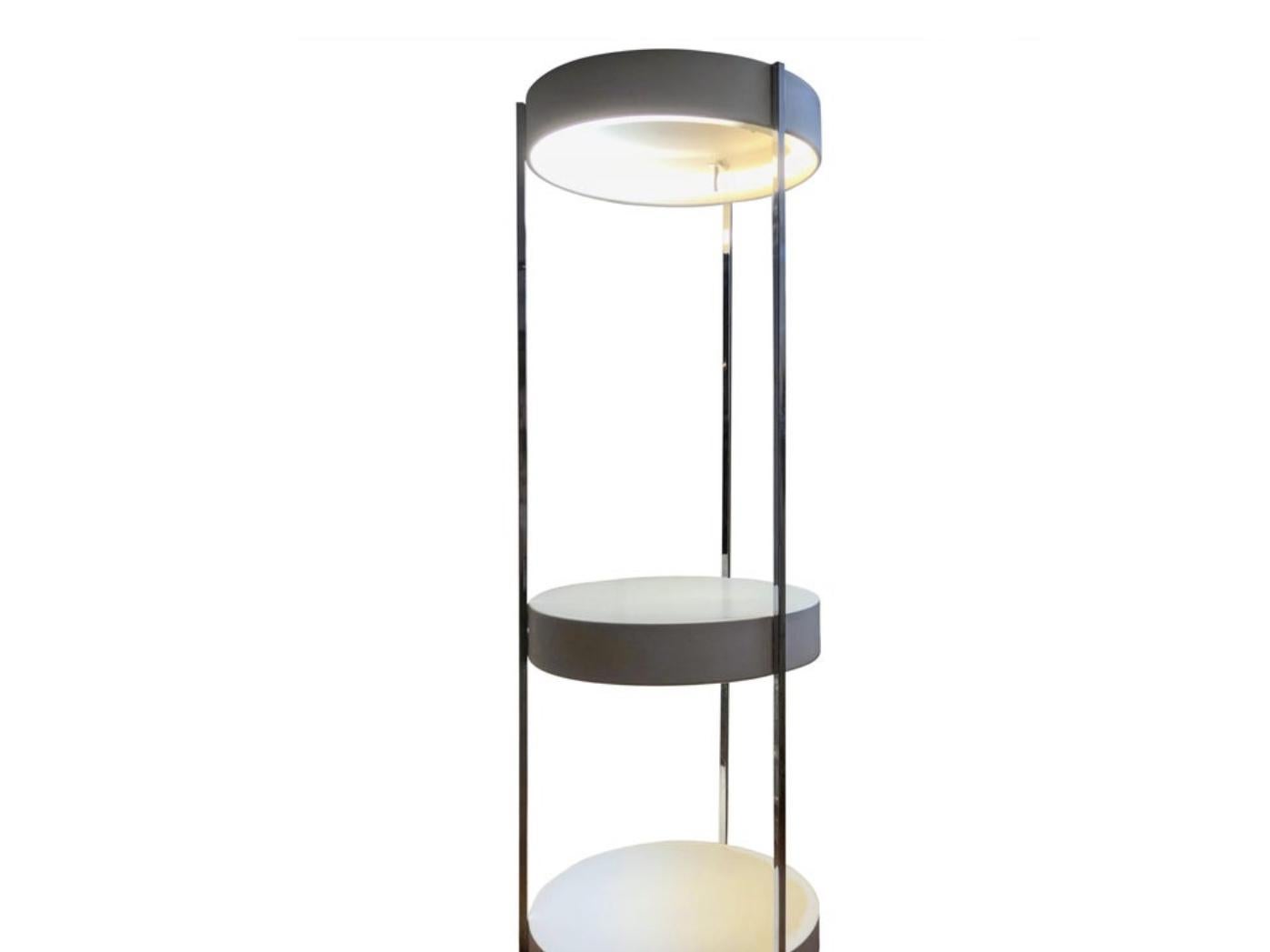 Kovaks Lampada da terra in acciaio smaltato Scaffale e espositore Etagere Mid-Century Minimal in vendita 1