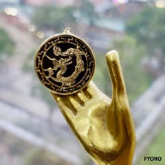 Pendentif Dragon en Onyx noir de Kowloon avec or jaune massif 14K