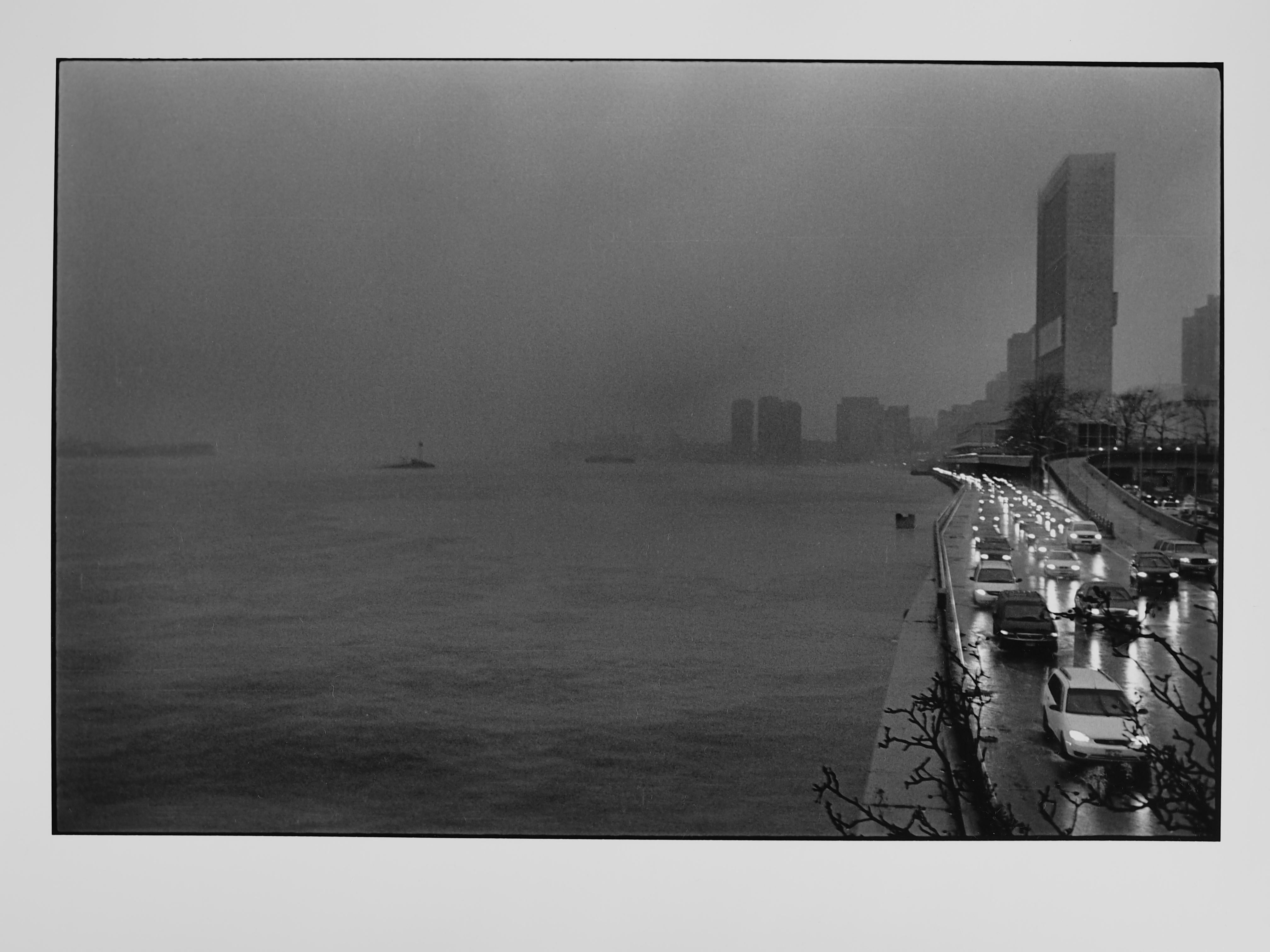 Koyo Tamaki Landscape Photograph - Untitled (1107-44, Nyc), Original Black and White Photograph of NYC, 2014