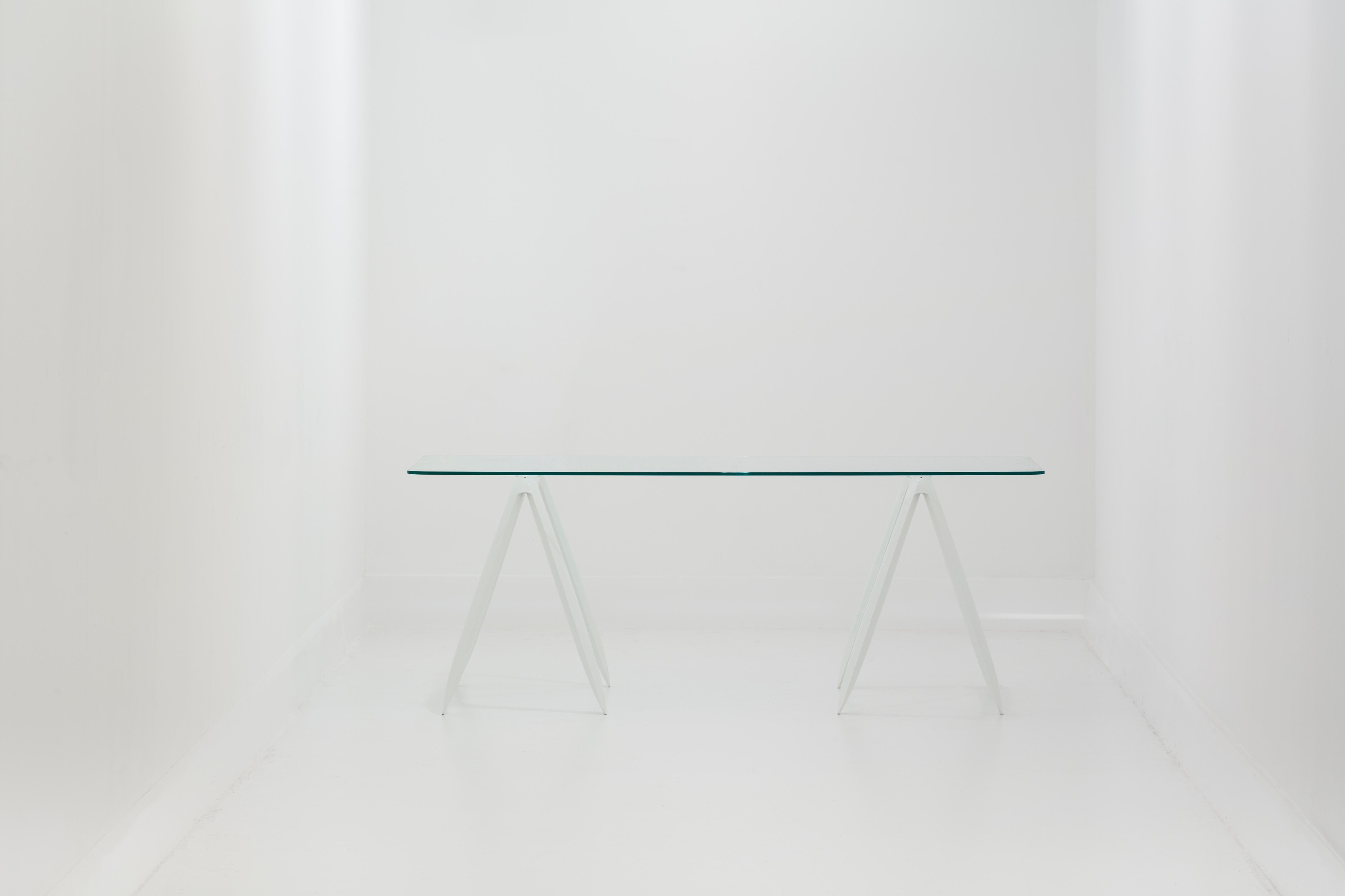 Koza Polished White Glossy Color Carbon Steel Writing Table by Zieta In New Condition For Sale In Beverly Hills, CA