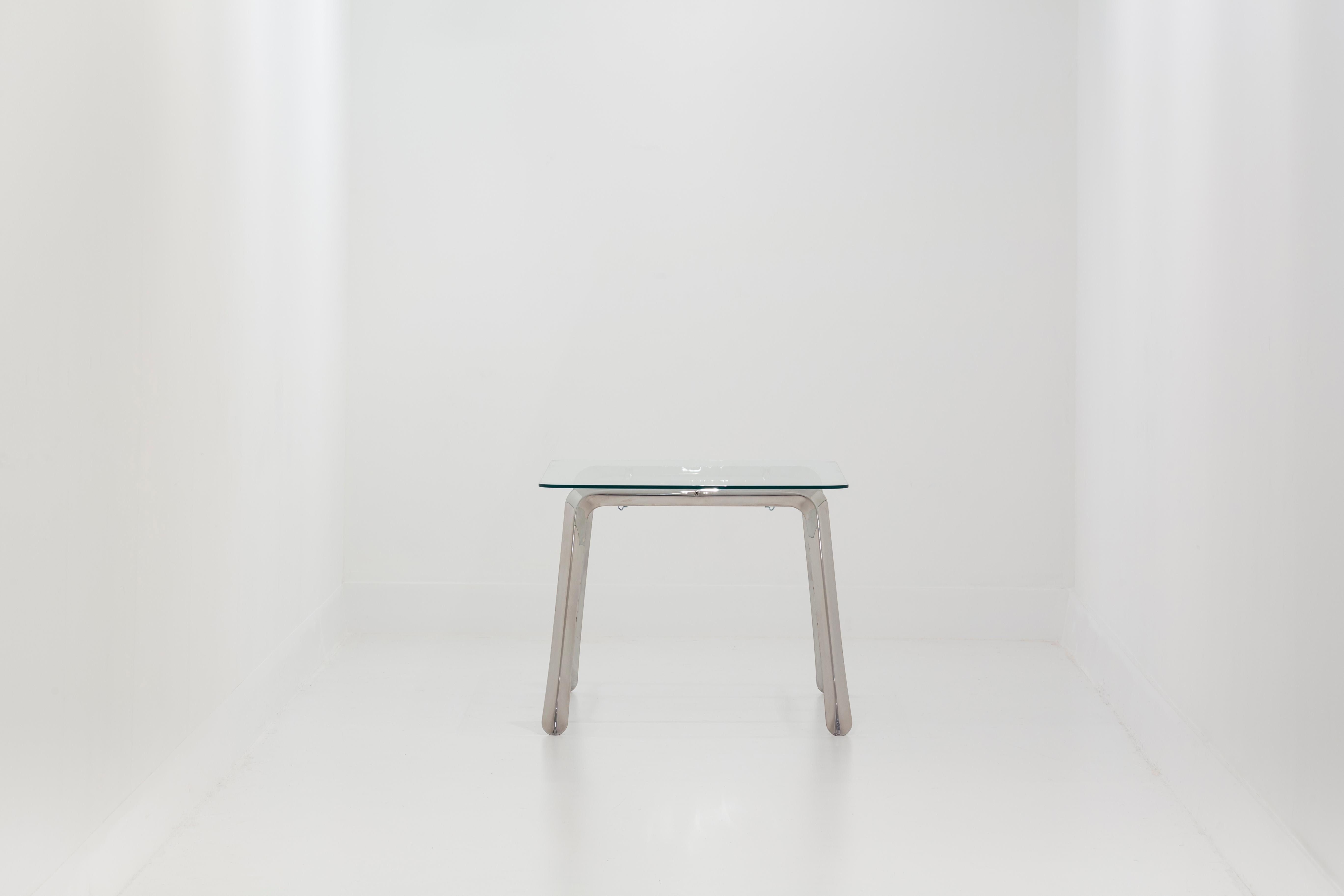 Koziol is a derivative of the Koza II trestle and is converting the trestle into a table frame for a small table to be used in smaller kitchens or as contract furniture for restaurants. Max. size of the table top 1,20 m x 1,20. The table tops need