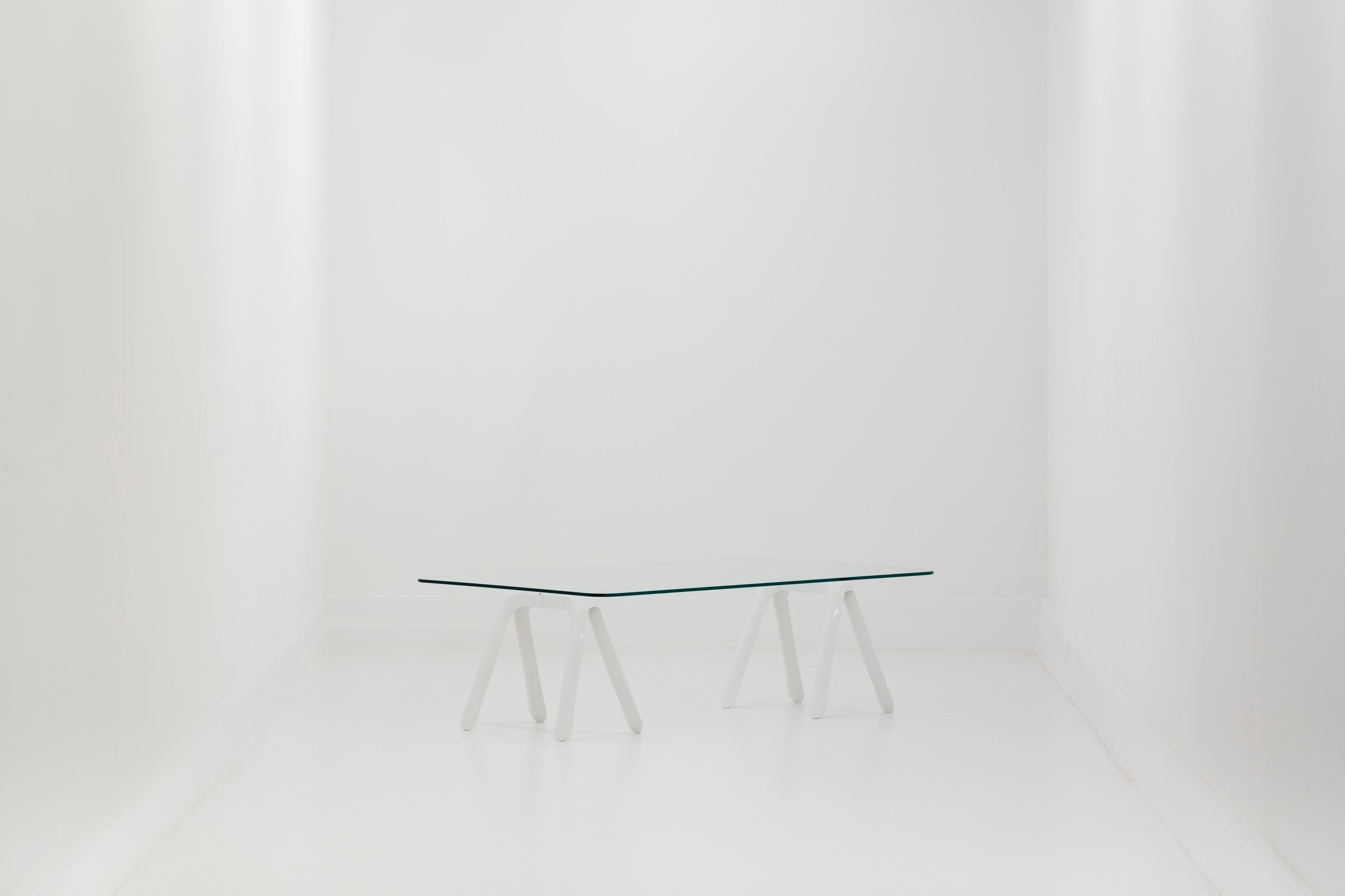 Kozka Polished White Glossy Color Carbon Steel Writing Table by Zieta In New Condition For Sale In Beverly Hills, CA