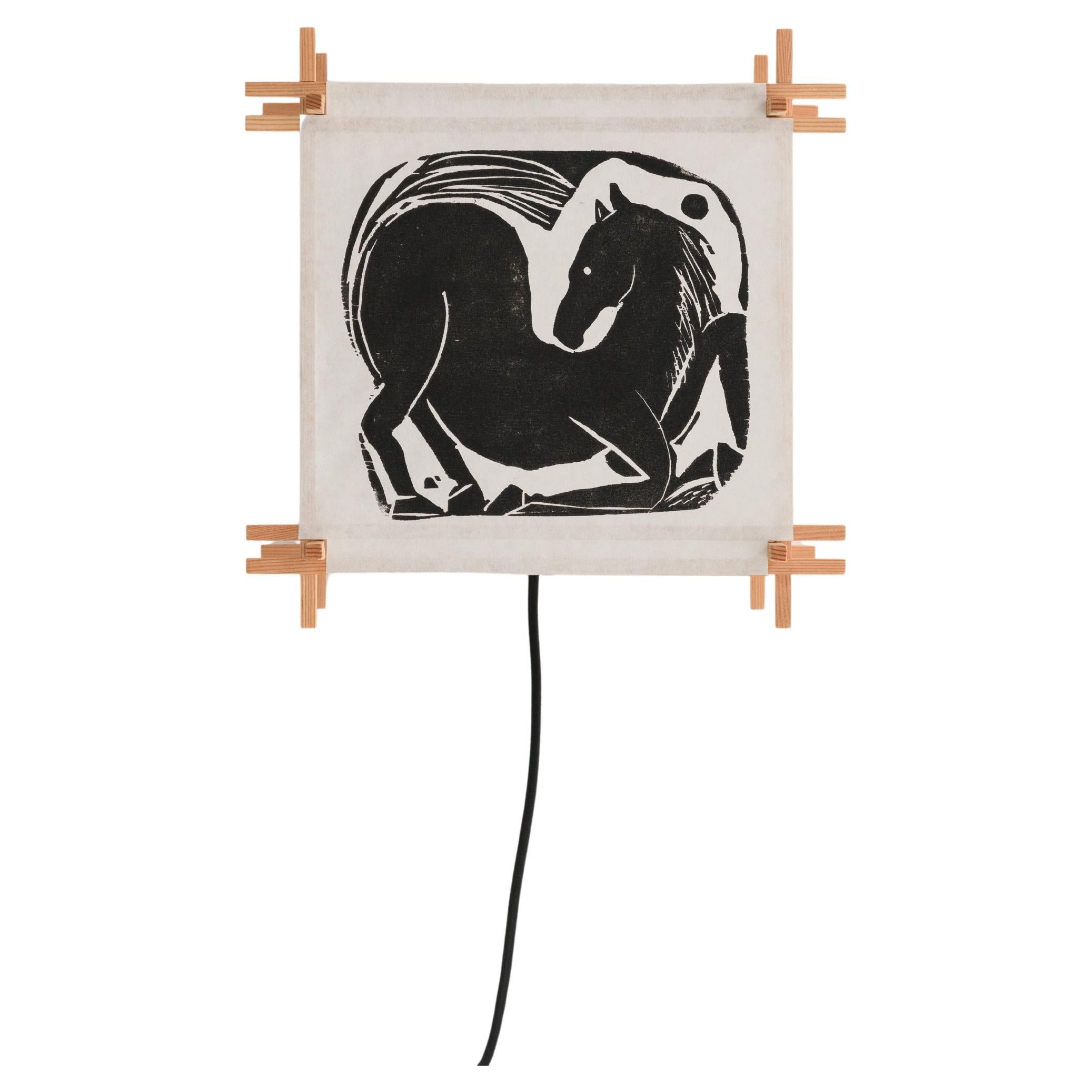 Lanternes en papier Kozo Horse par John Gnorksi
