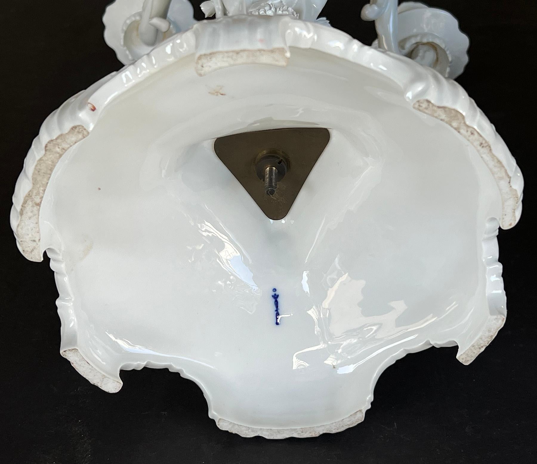 KPM Berlin Blanc de Chine Candelabro a cinque luci in stile rococò in vendita 2