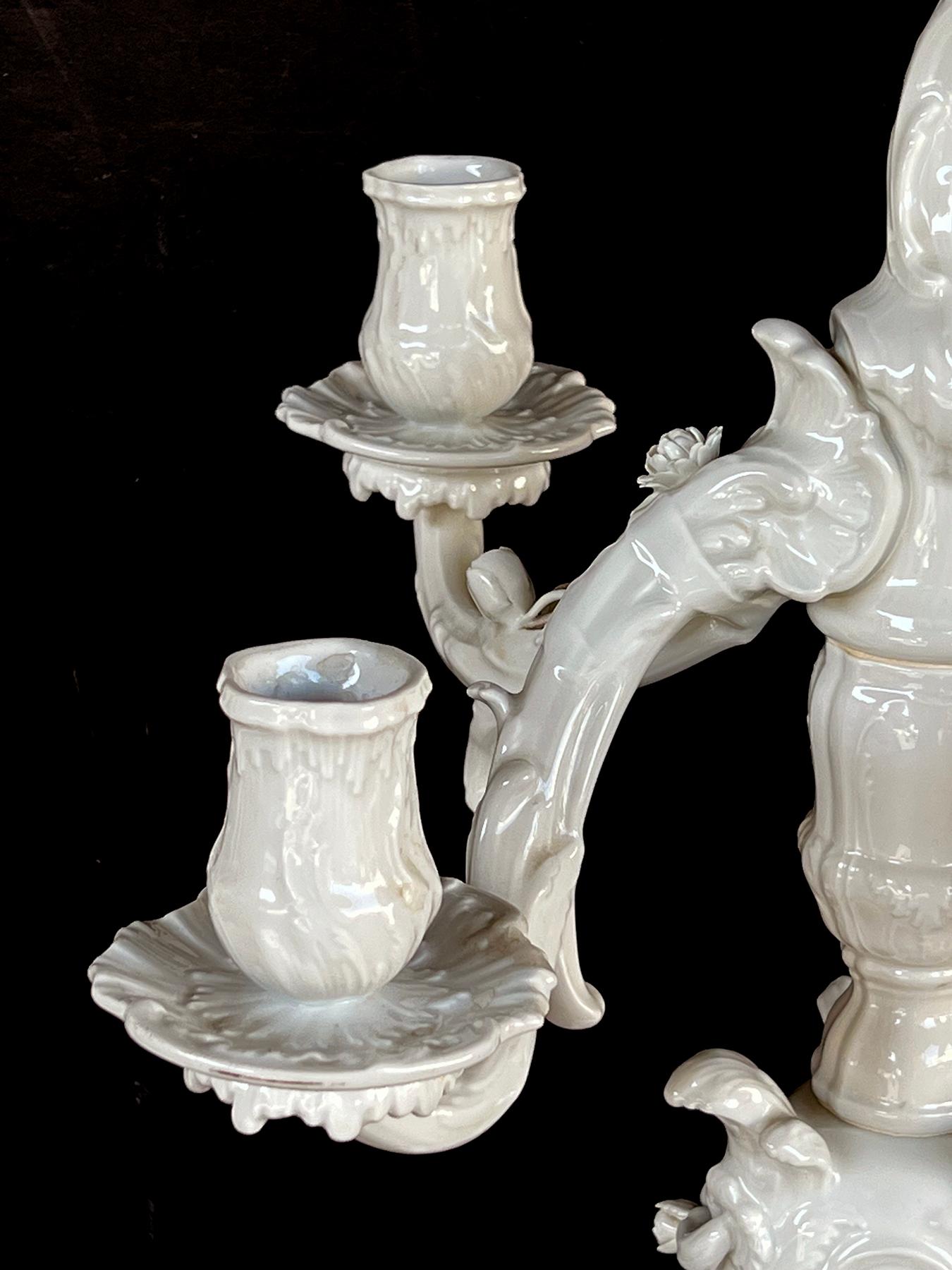KPM Berlin Blanc de Chine Candelabro a cinque luci in stile rococò In condizioni buone in vendita a San Francisco, CA