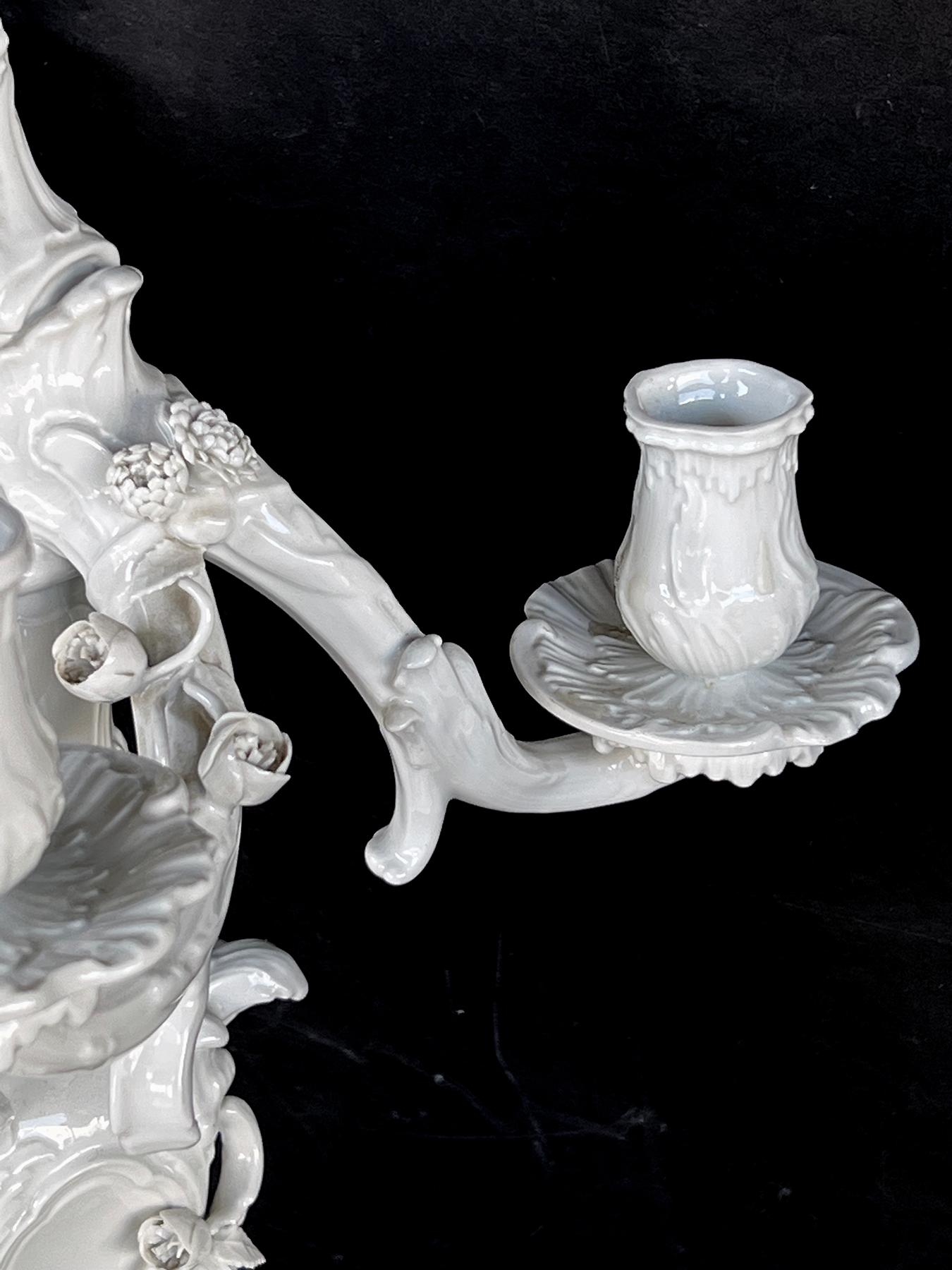 Metà XX secolo KPM Berlin Blanc de Chine Candelabro a cinque luci in stile rococò in vendita