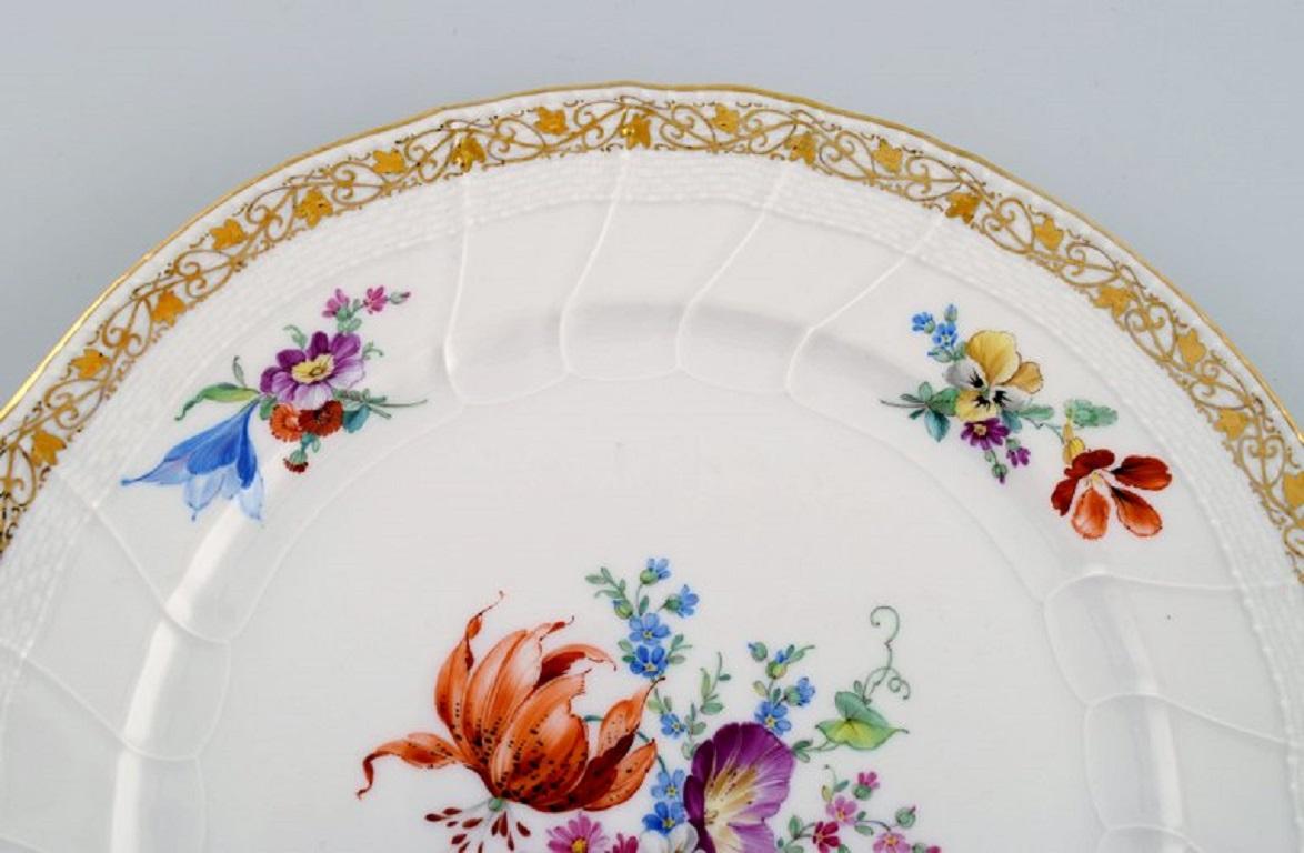 Kpm, Berlin, Five Antique Dinner Plates in Curved Porcelain. Late 19th Century For Sale 1