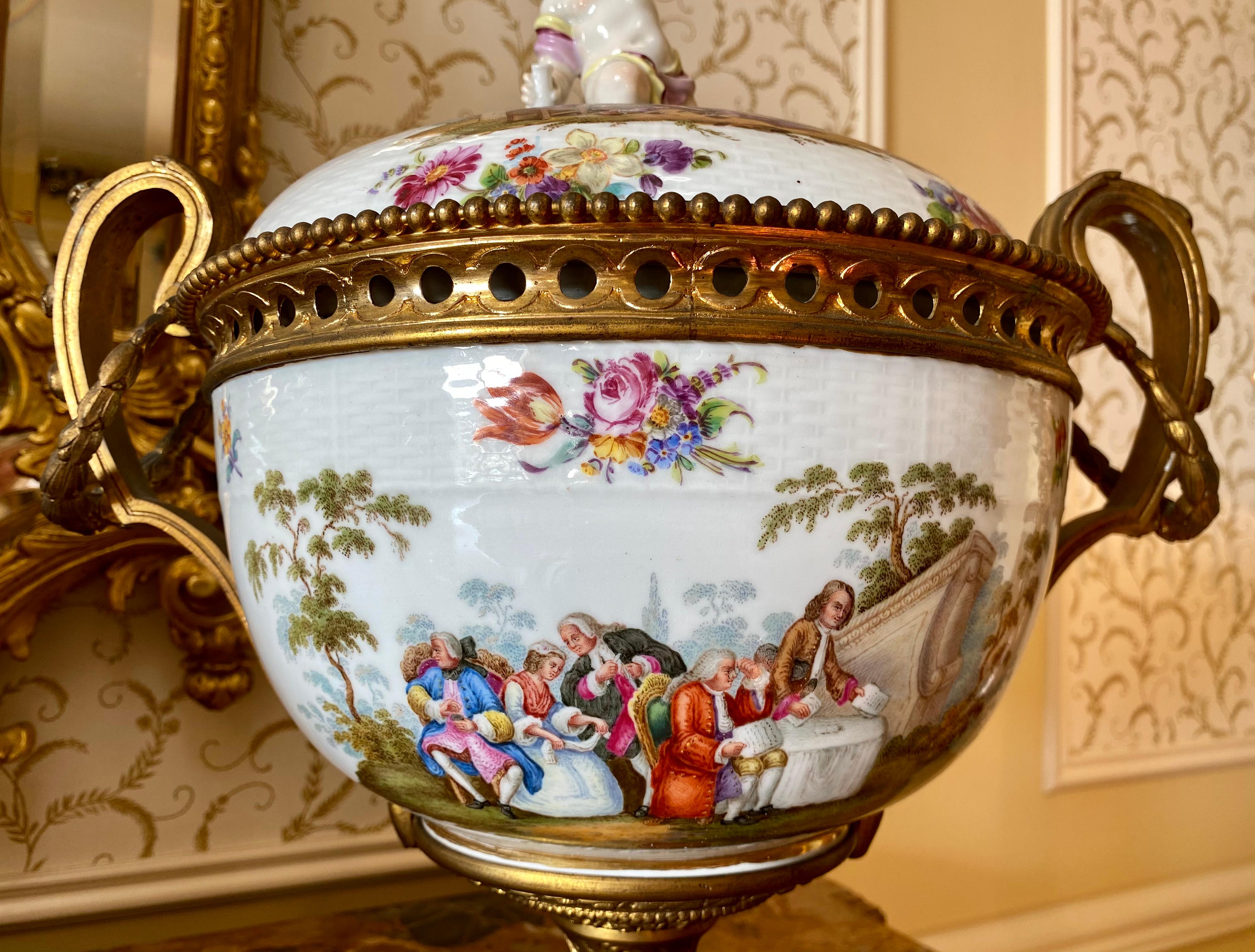 KPM Berlin, Porcelain Pot-Pourri and Gilt Bronze Mount, 19th Century For Sale 2