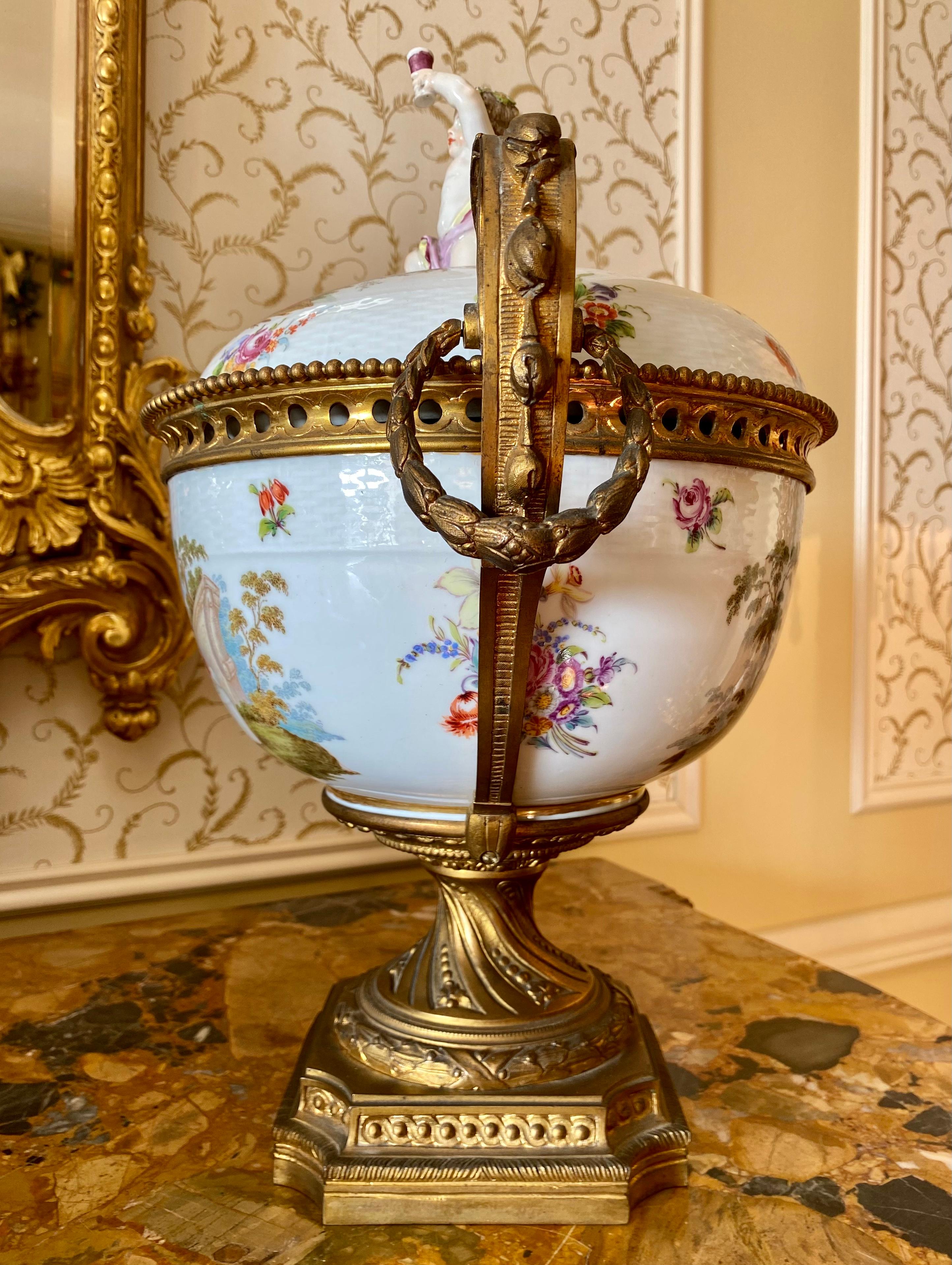 KPM Berlin, Porcelain Pot-Pourri and Gilt Bronze Mount, 19th Century For Sale 5