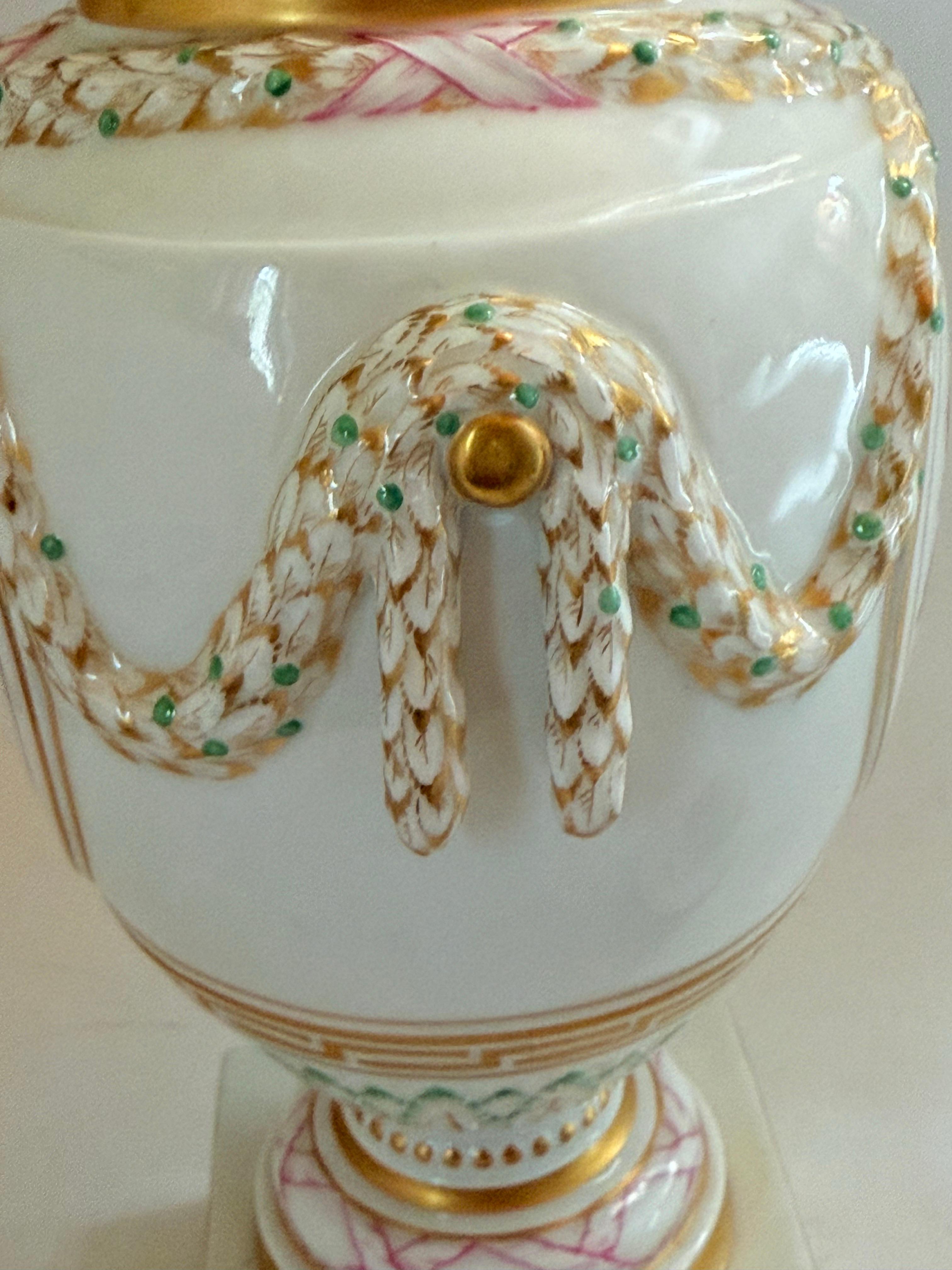 KPM Berlin rare hand-painted lidded vase 26 cm (10.2 inches) For Sale 7