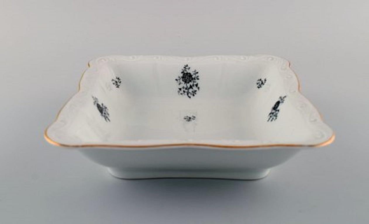 KPM, Denmark, Three Rubens Dishes and a Porcelain Bowl with Floral Motifs, 1940s In Good Condition In Copenhagen, DK