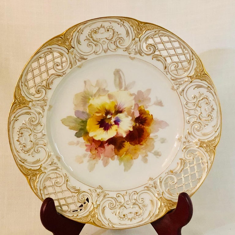 Late 19th Century KPM Cabinet Plate with Intricate Reticulation and a Central Painting of Pansies For Sale