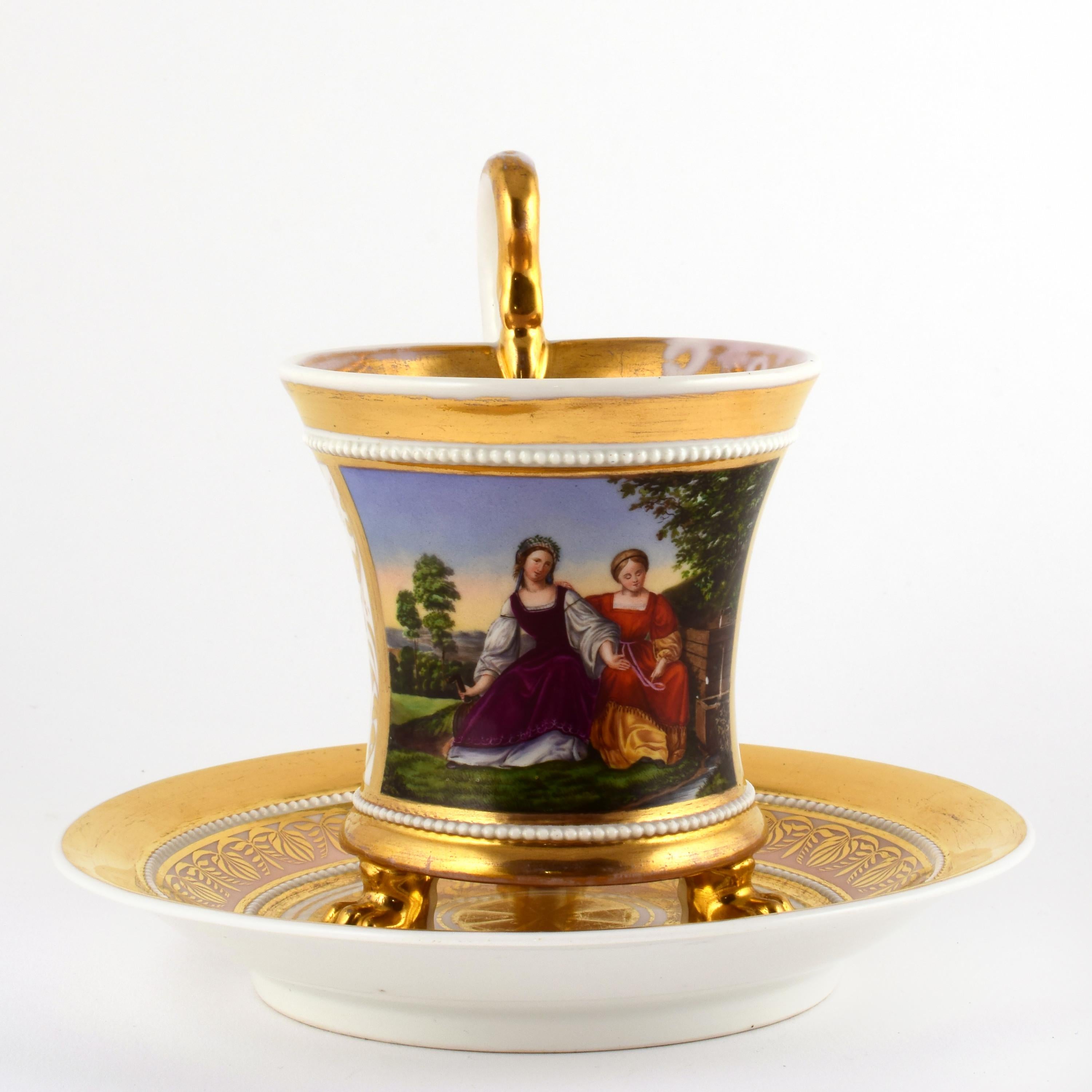 Tasse aus KPM-Porzellan mit feiner Handmalerei, die zwei Frauen in der Natur zeigt. Innen mit Vergoldung (leichte Gebrauchsspuren an der Vergoldung).
Die KPM (Königliche Porzellan-Manufaktur Berlin) wurde 1751 in Berlin gegründet.