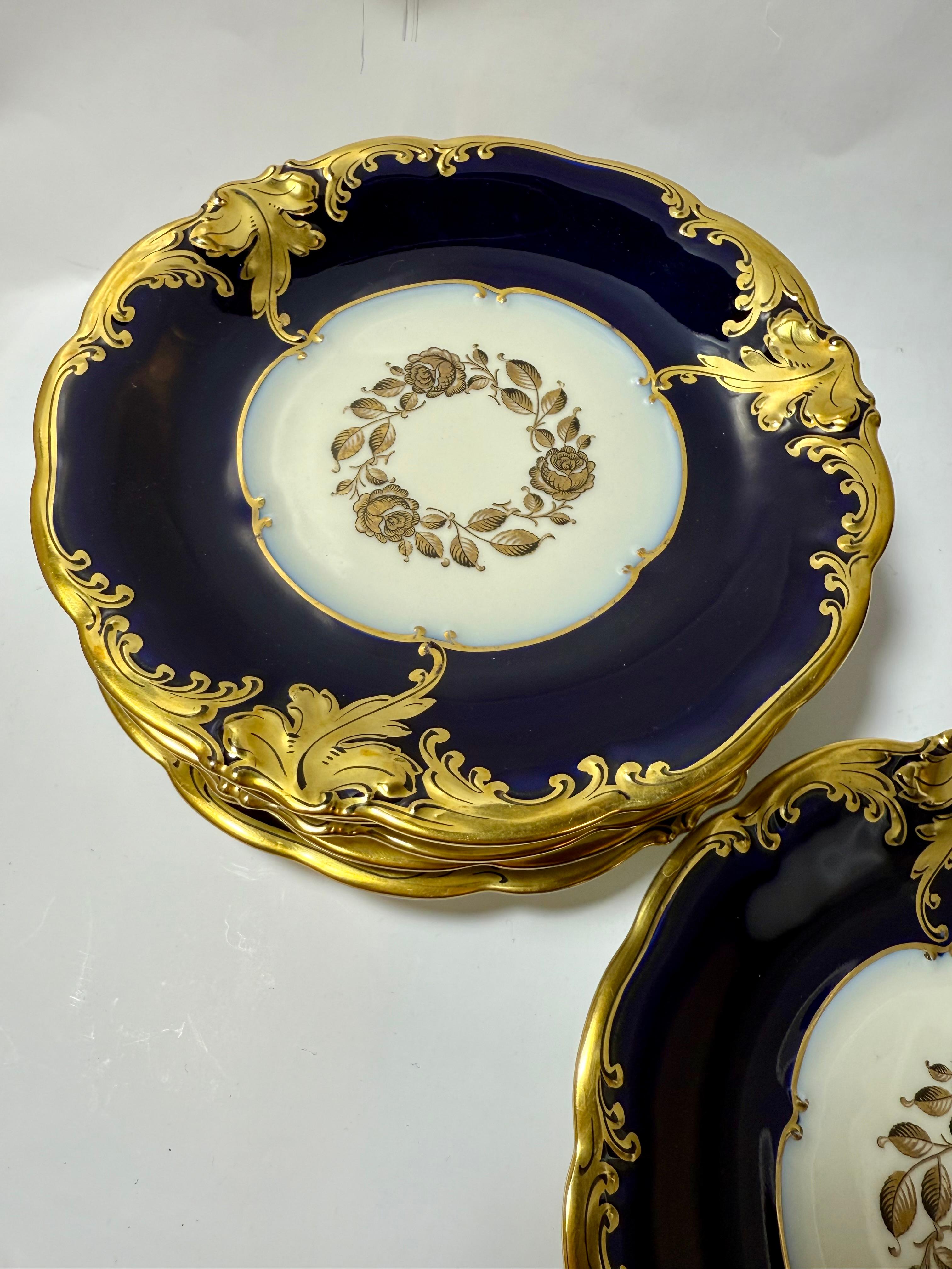 Peint à la main KPM Allemagne Friederike 6 assiettes latérales en or cobalt en vente