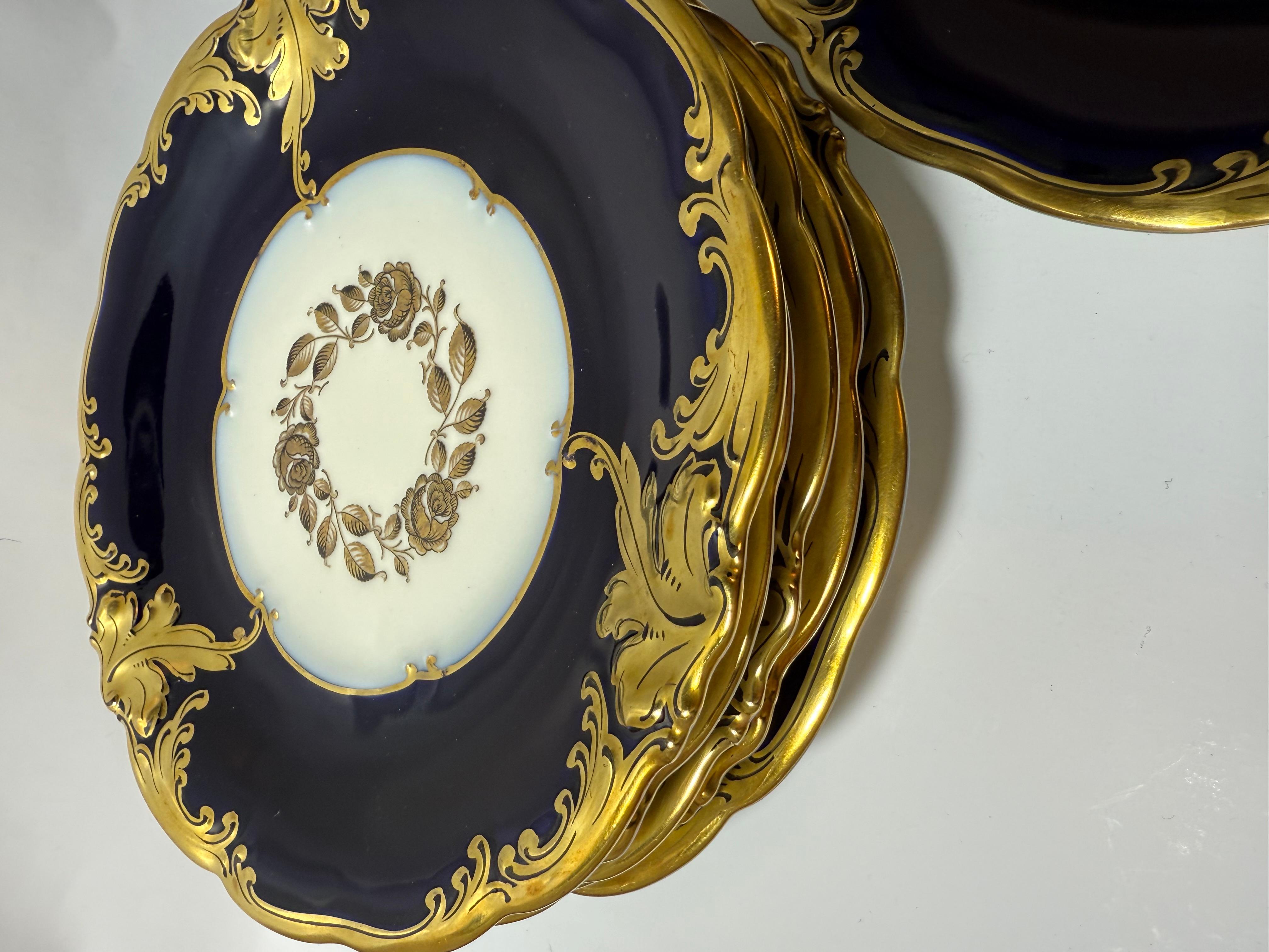 KPM Allemagne Friederike 6 assiettes latérales en or cobalt Bon état - En vente à Uppsala , SE