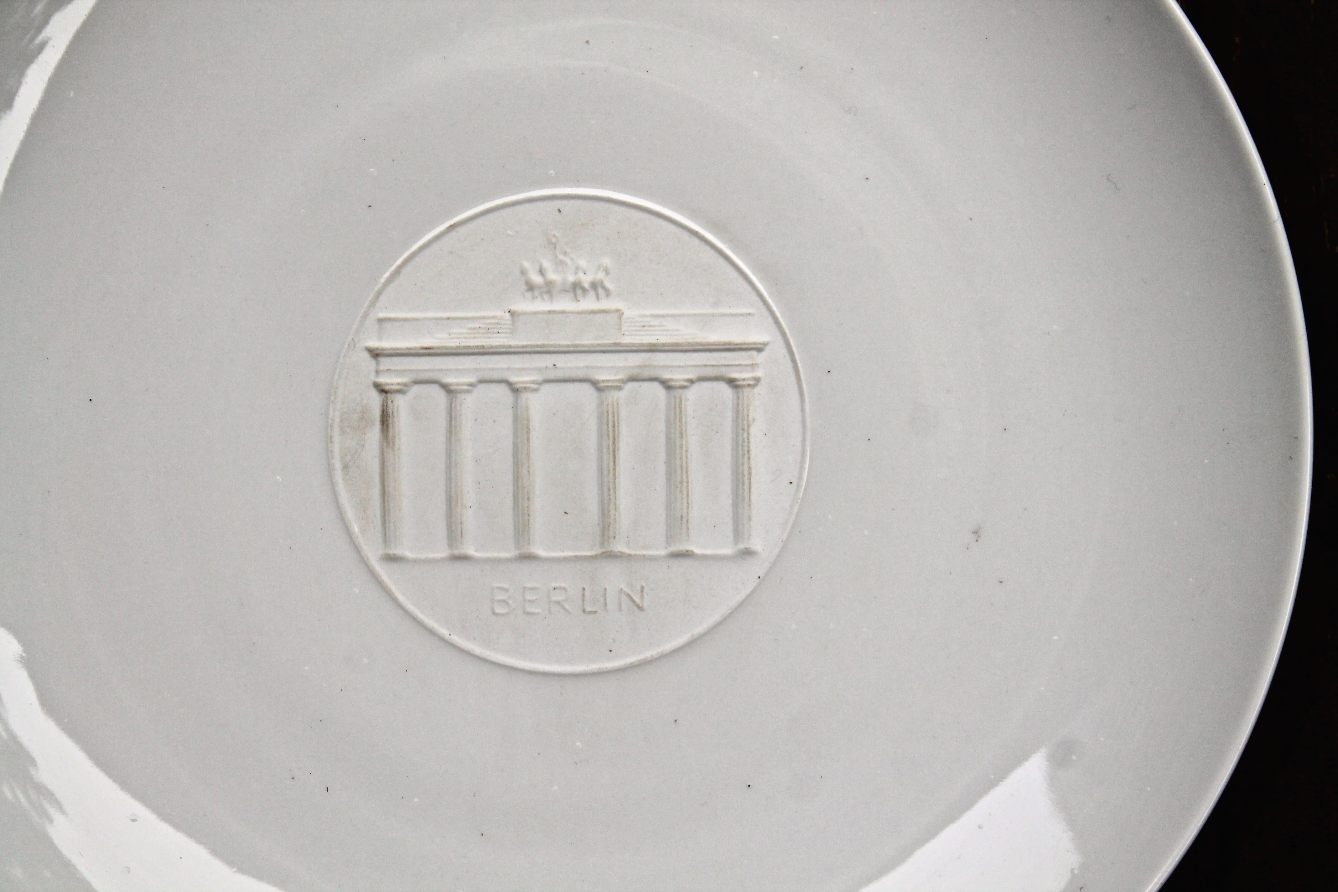 Mid-20th Century KPM Olympia 1936 Berlin Porcelain Plates For Sale