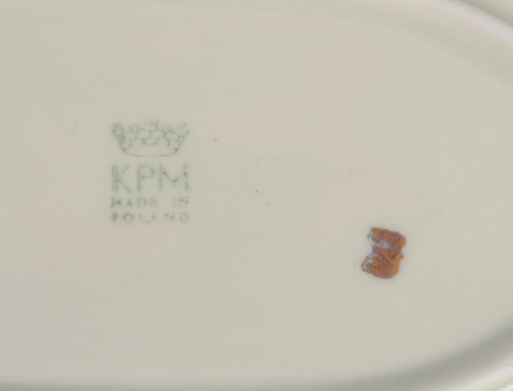 KPM, Polen. Zwei große ovale Servierplatten aus Porzellan.  (Mitte des 20. Jahrhunderts) im Angebot