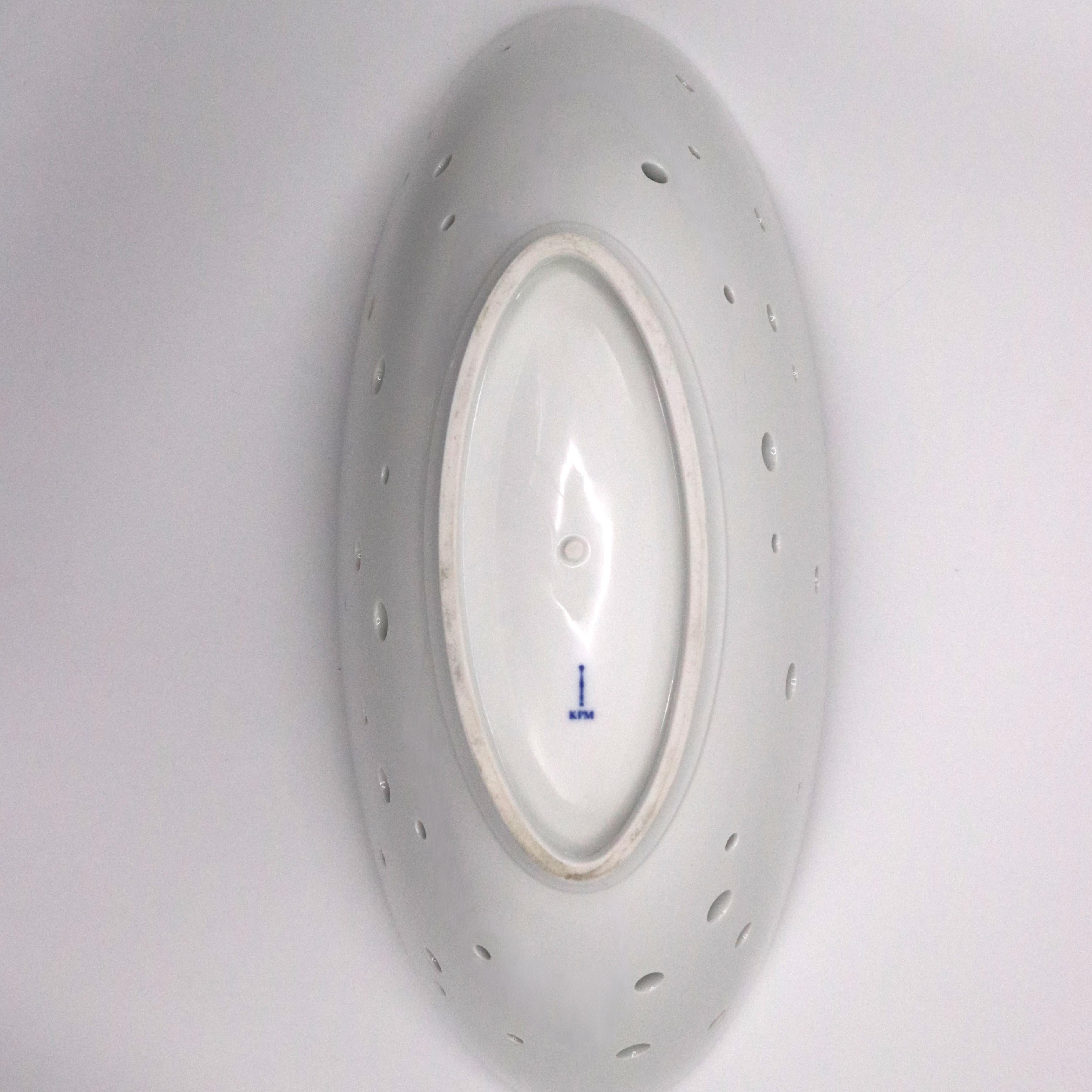 Porcelaine KPM Porcelain Flower Boat Allemagne 1960 en vente