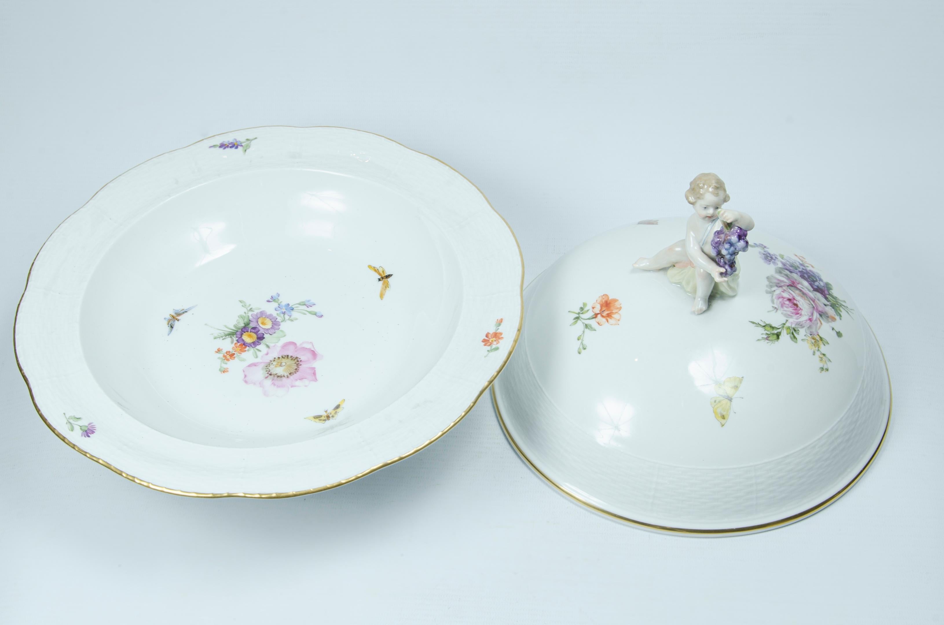 KPM Porcelain Pair of Peas In Good Condition For Sale In Buenos Aires, Argentina